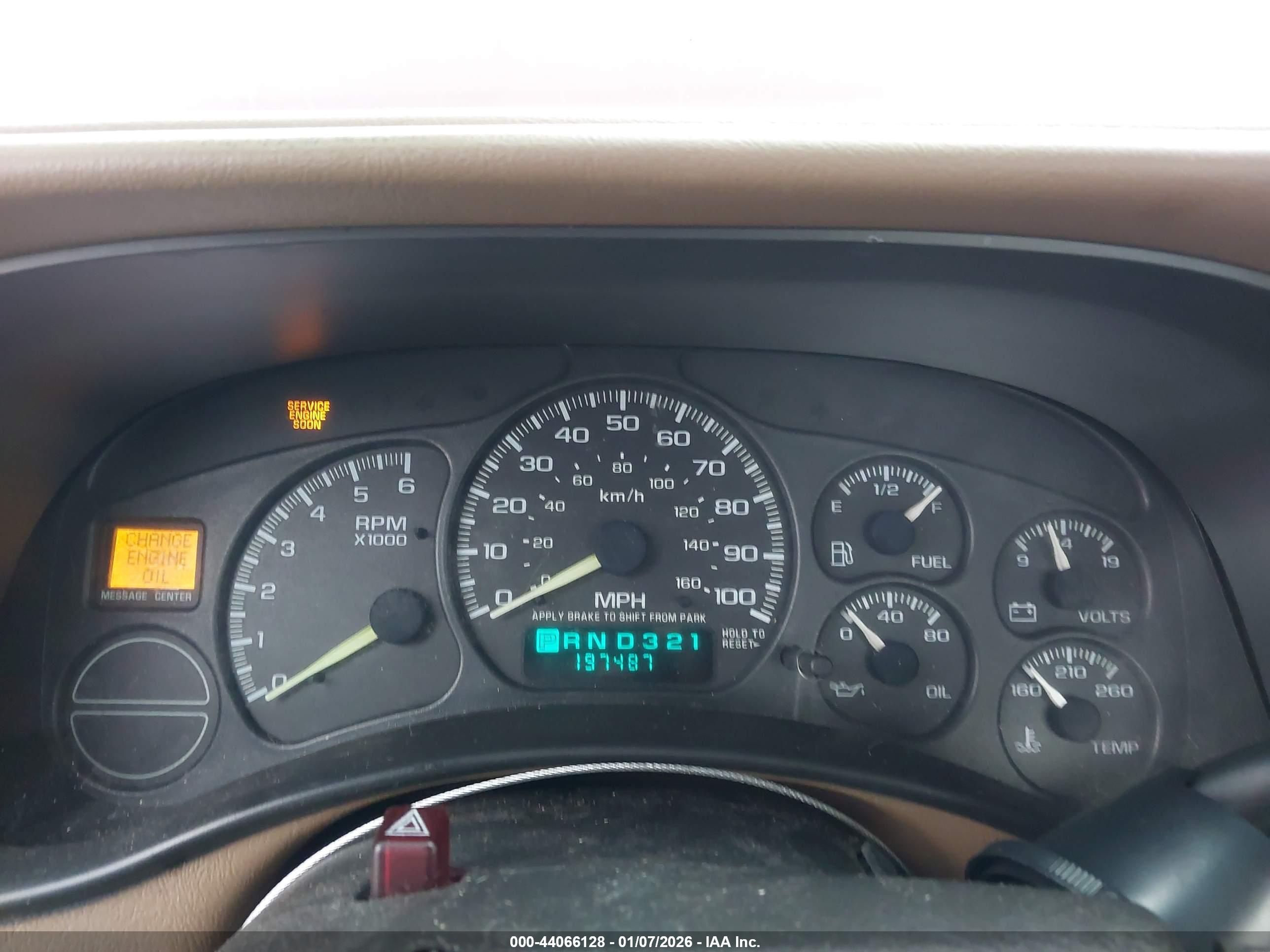 CHEVROLET SILVERADO image 7