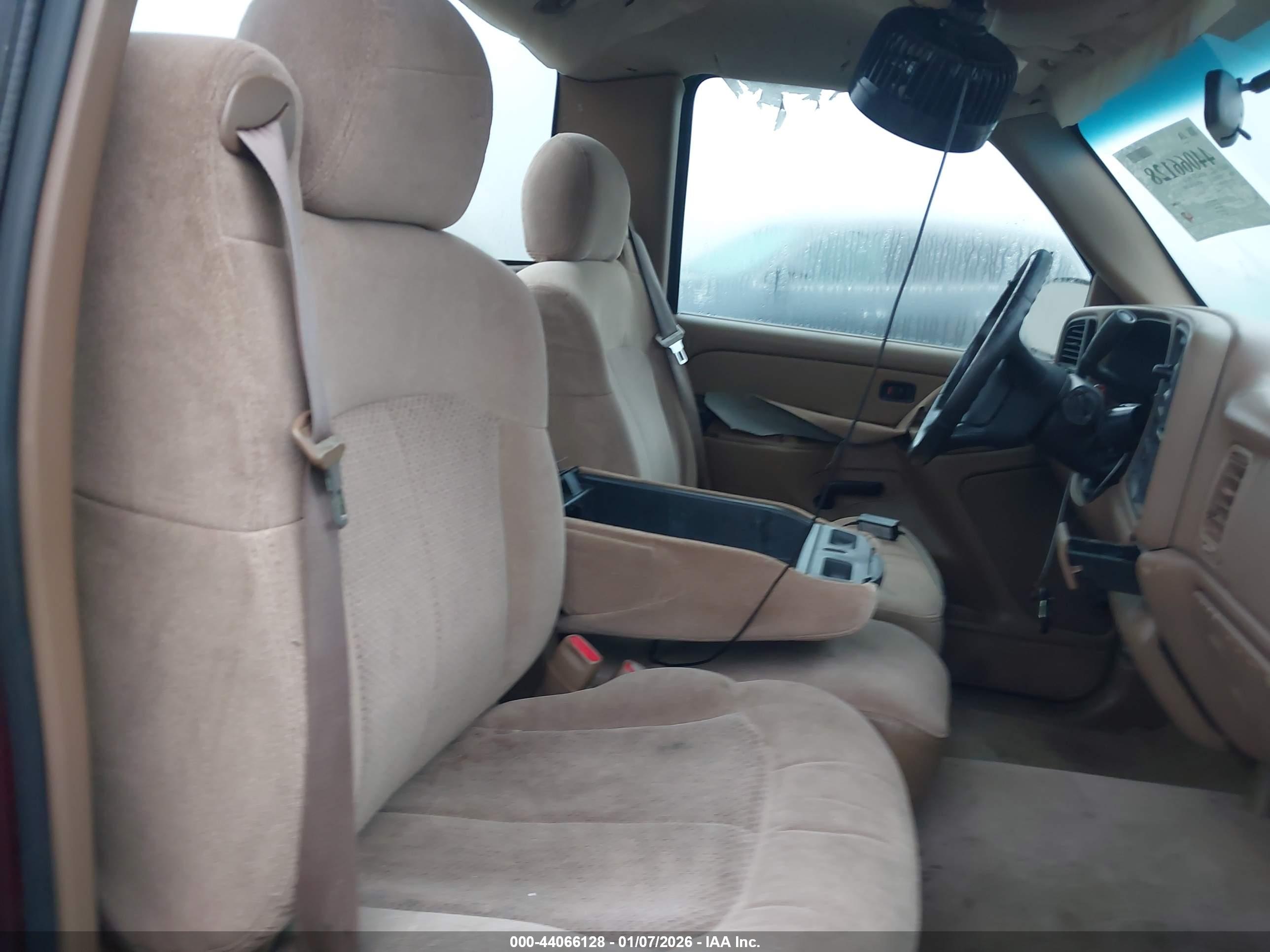 CHEVROLET SILVERADO image 8