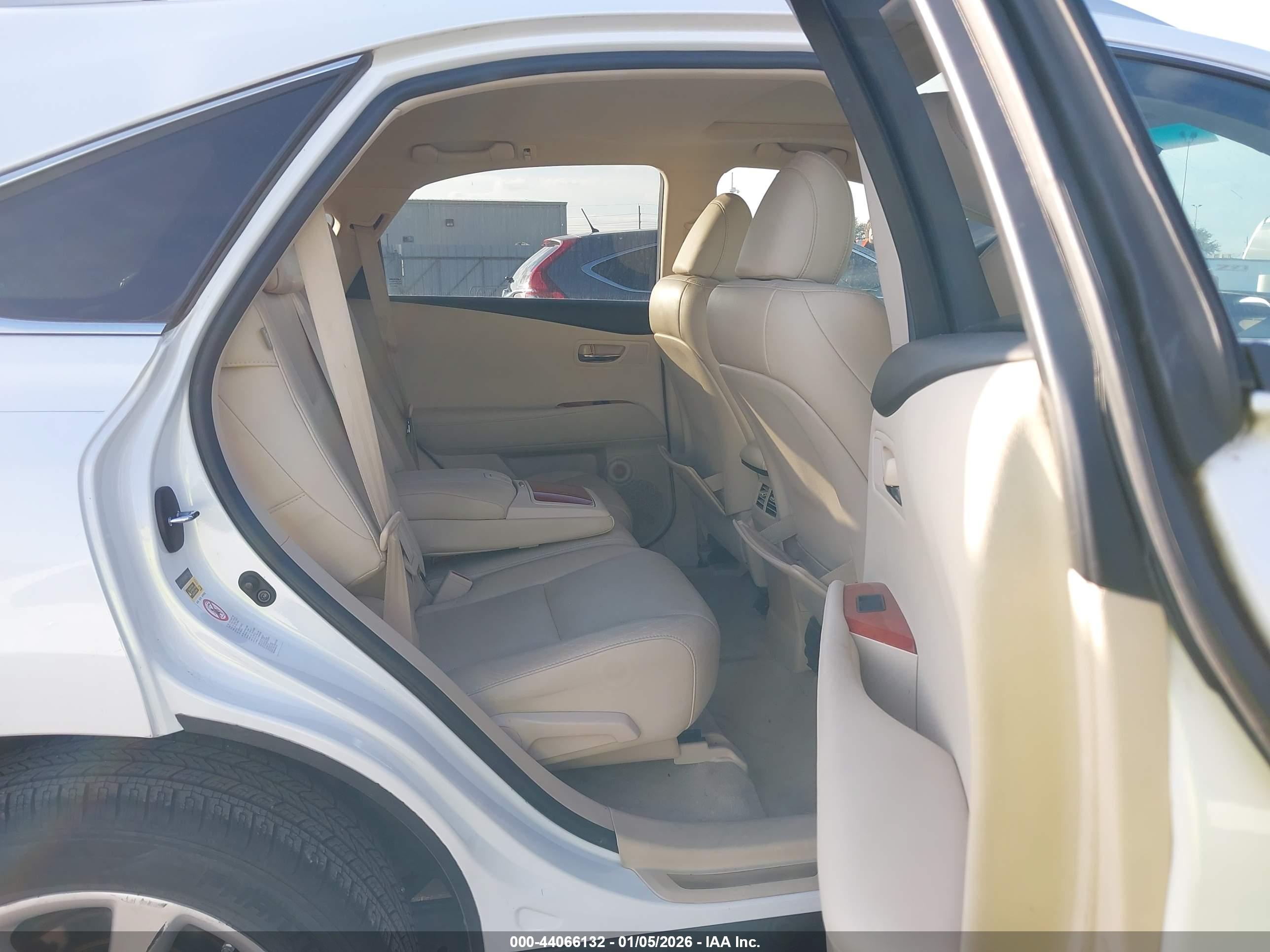 LEXUS RX image 8