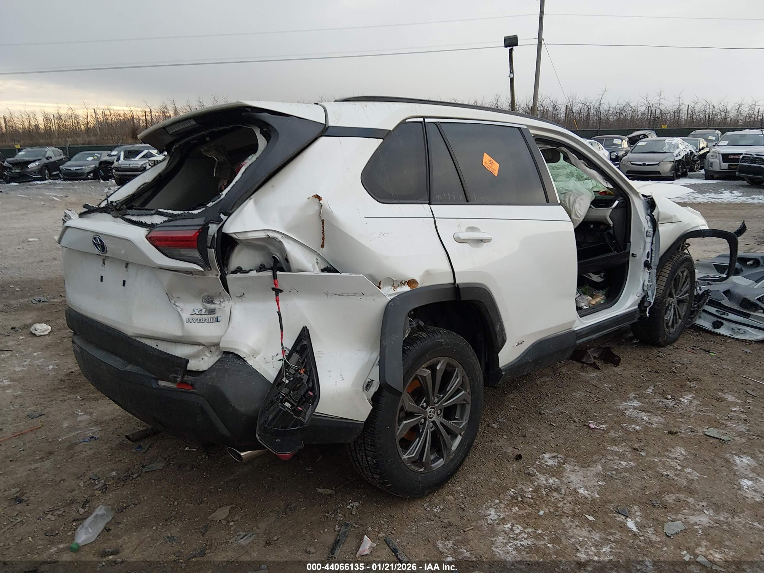 TOYOTA RAV4 image 4