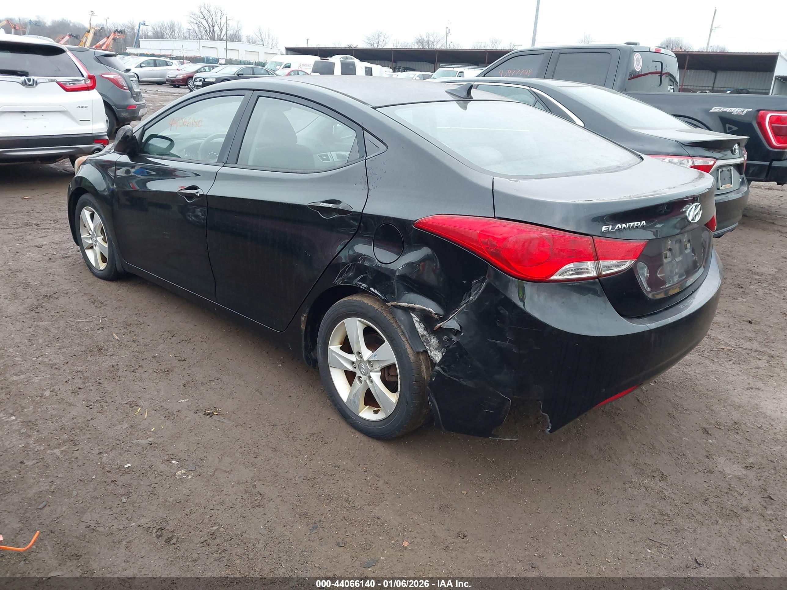 HYUNDAI ELANTRA image 3