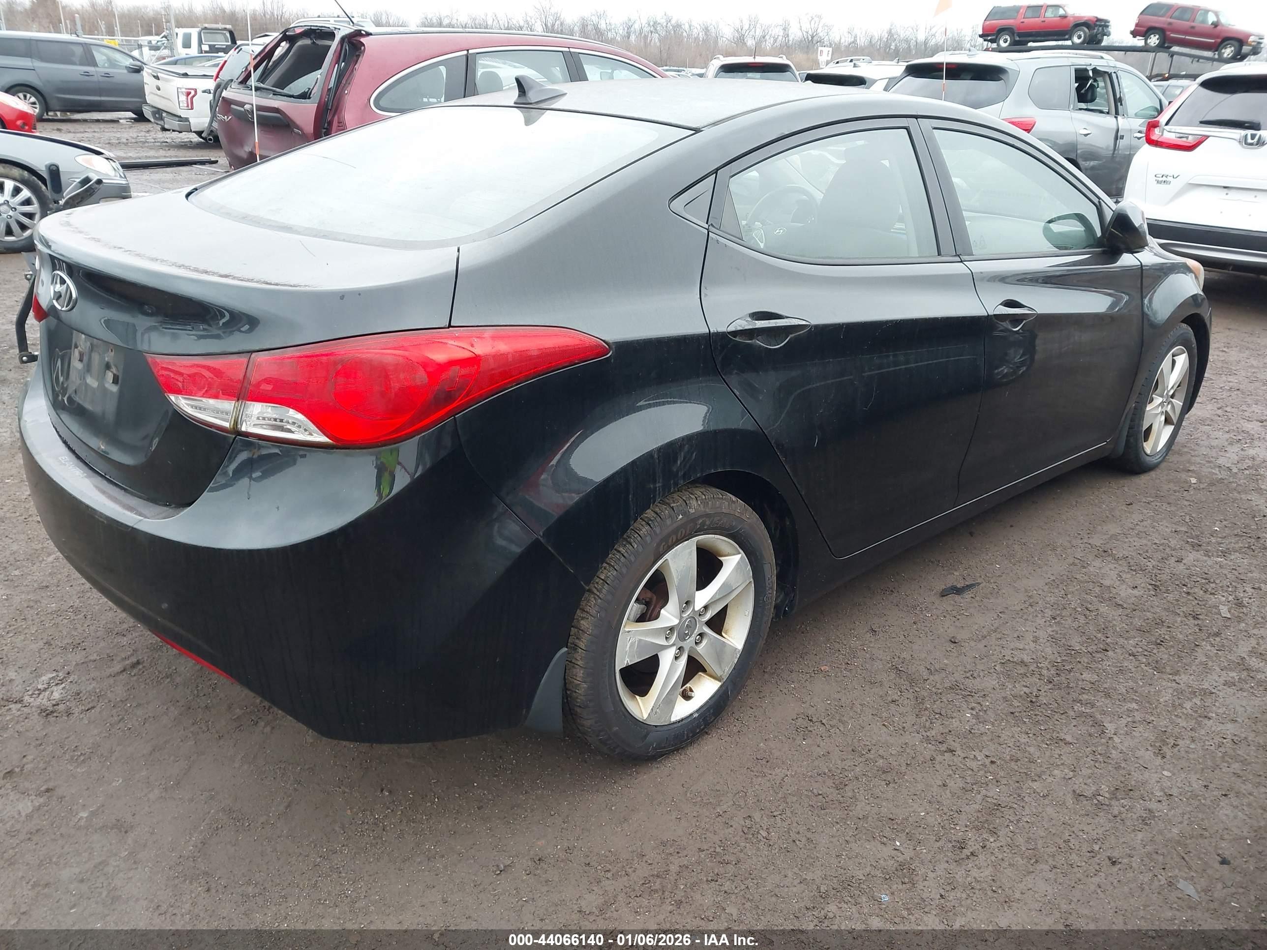 HYUNDAI ELANTRA image 4