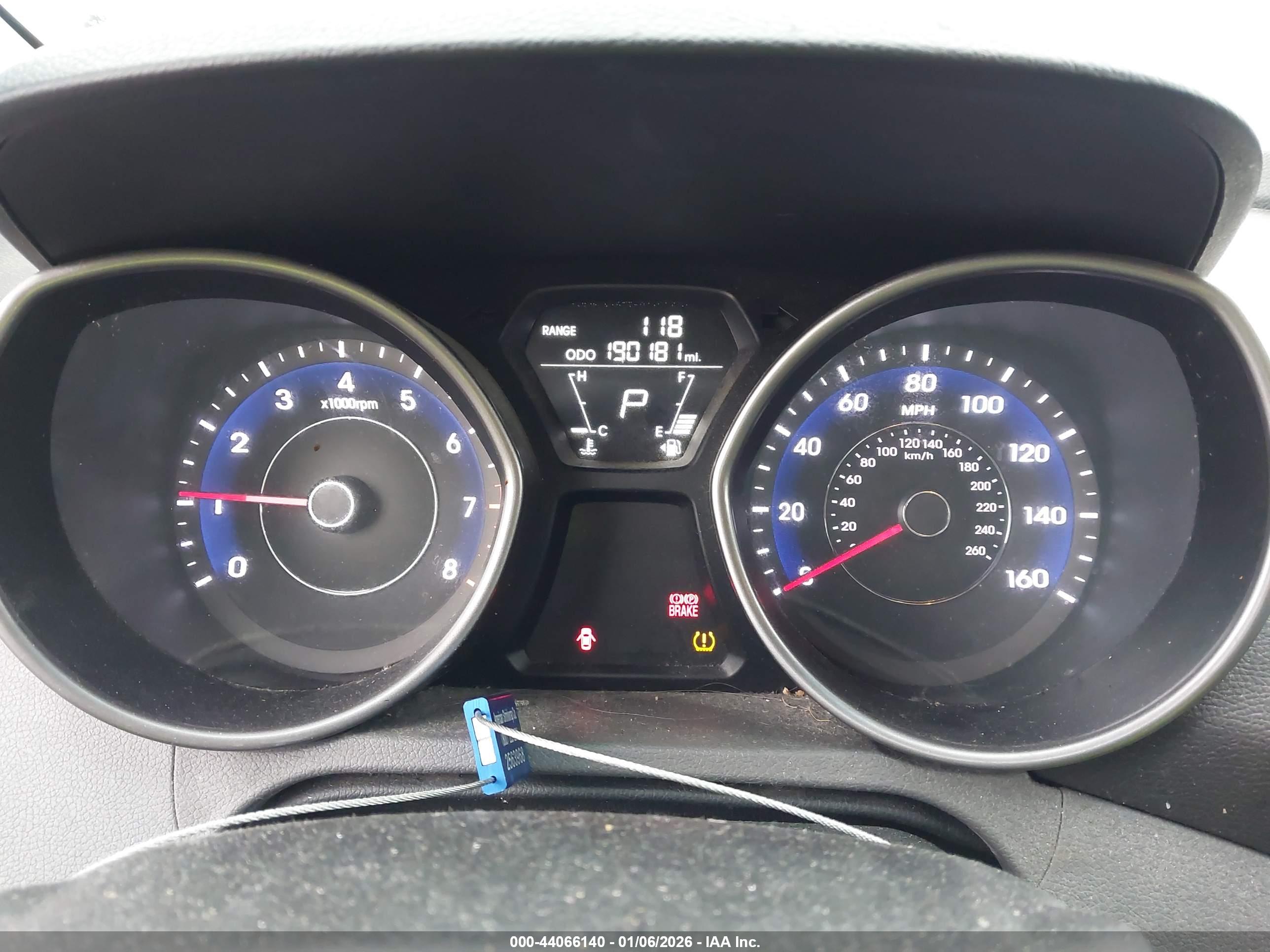 HYUNDAI ELANTRA image 7