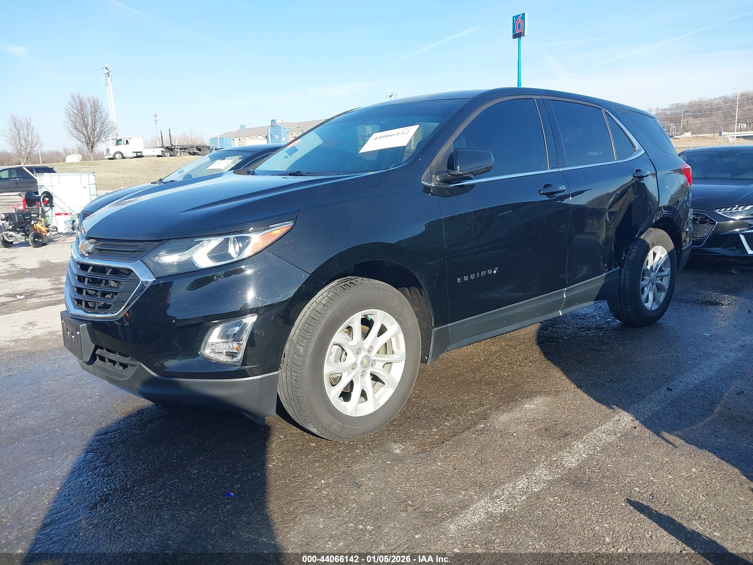 CHEVROLET EQUINOX image 2