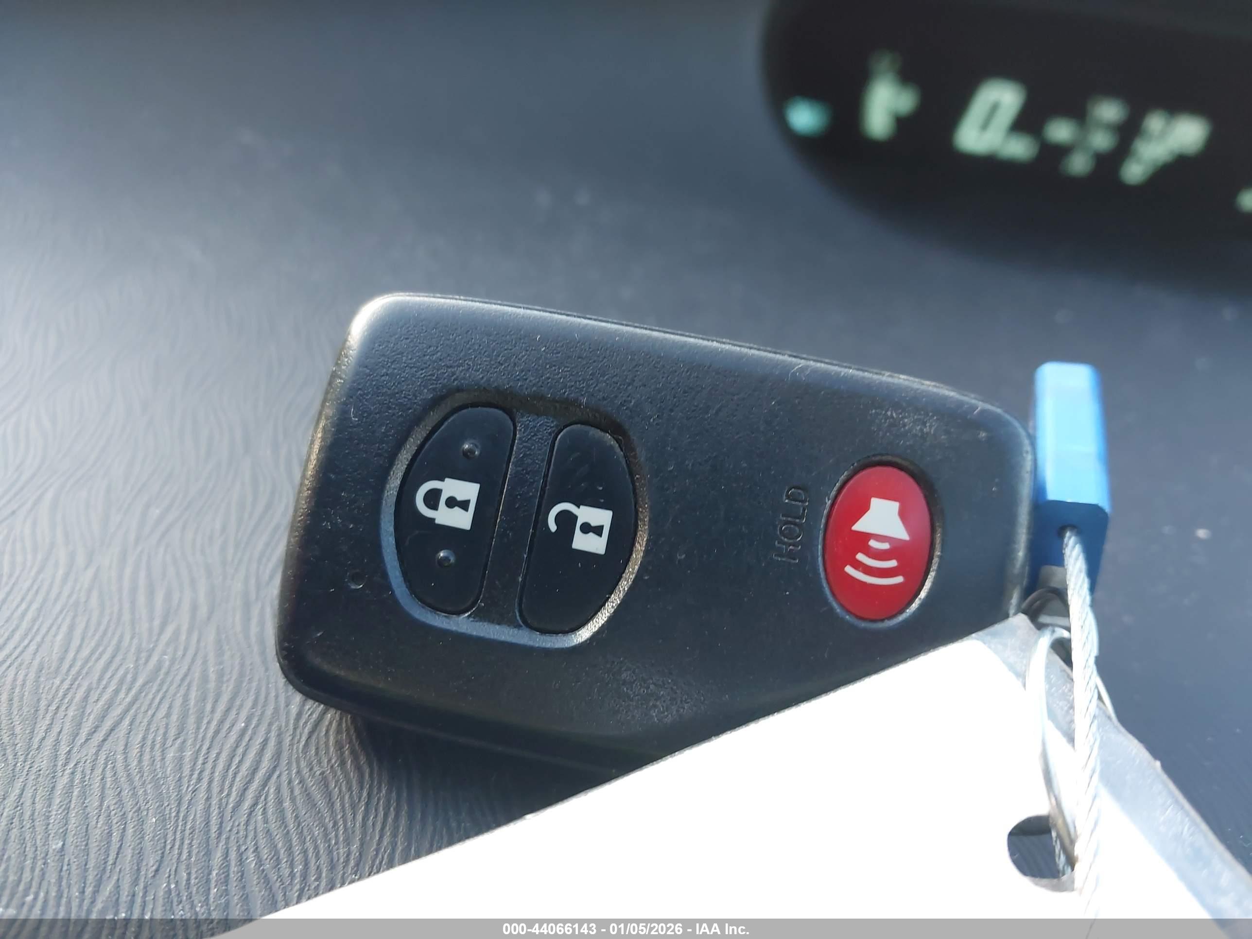 TOYOTA PRIUS image 11
