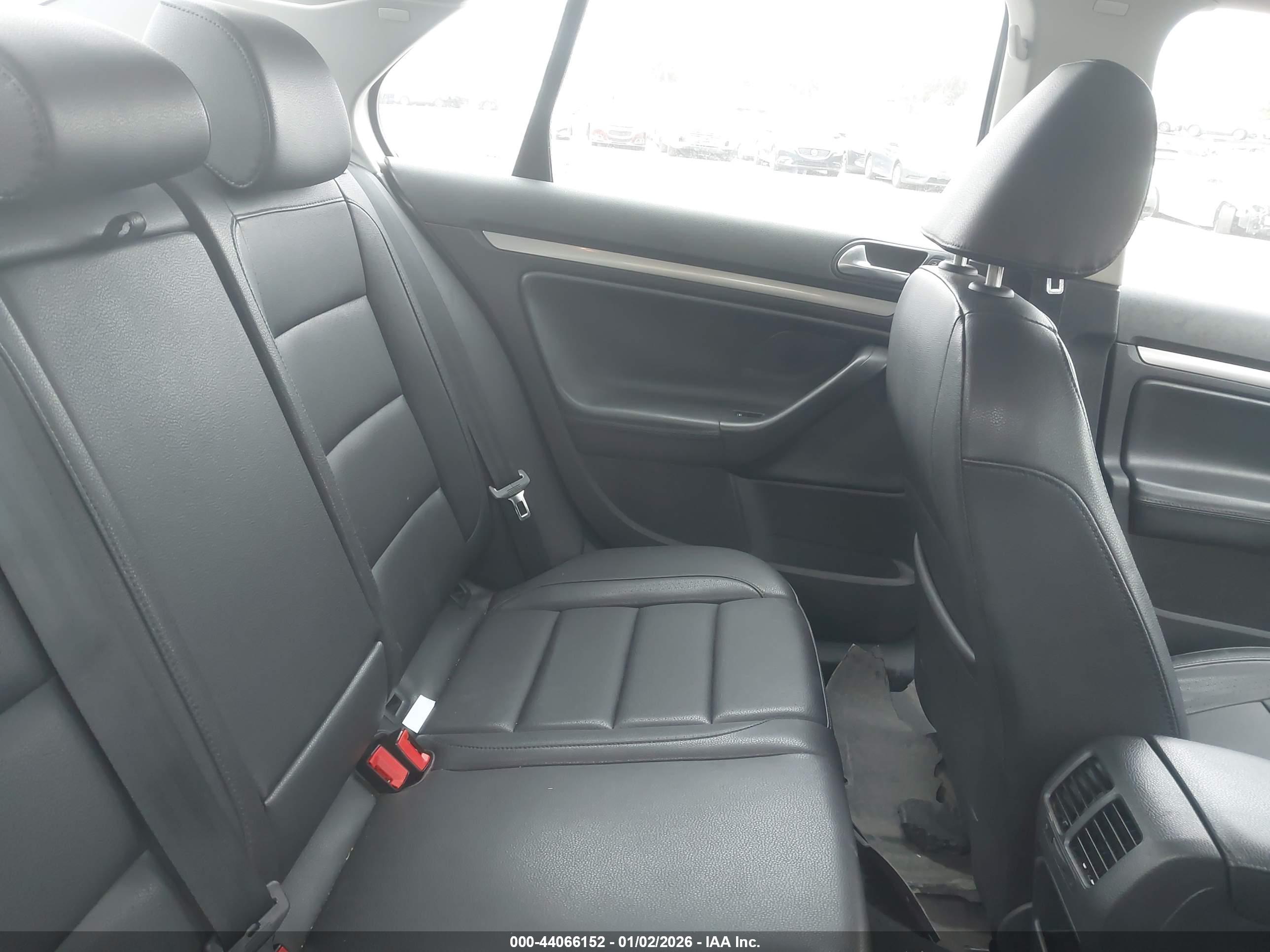 VOLKSWAGEN JETTA image 8