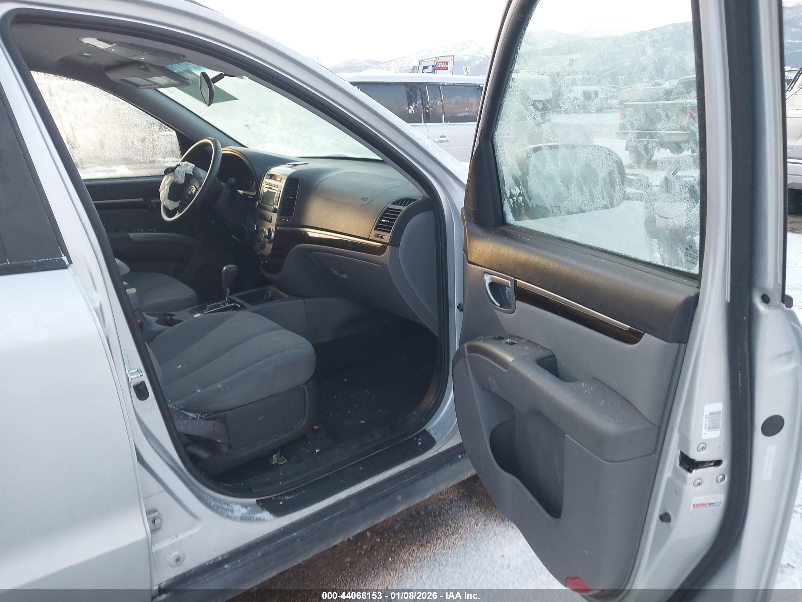 HYUNDAI SANTA image 5
