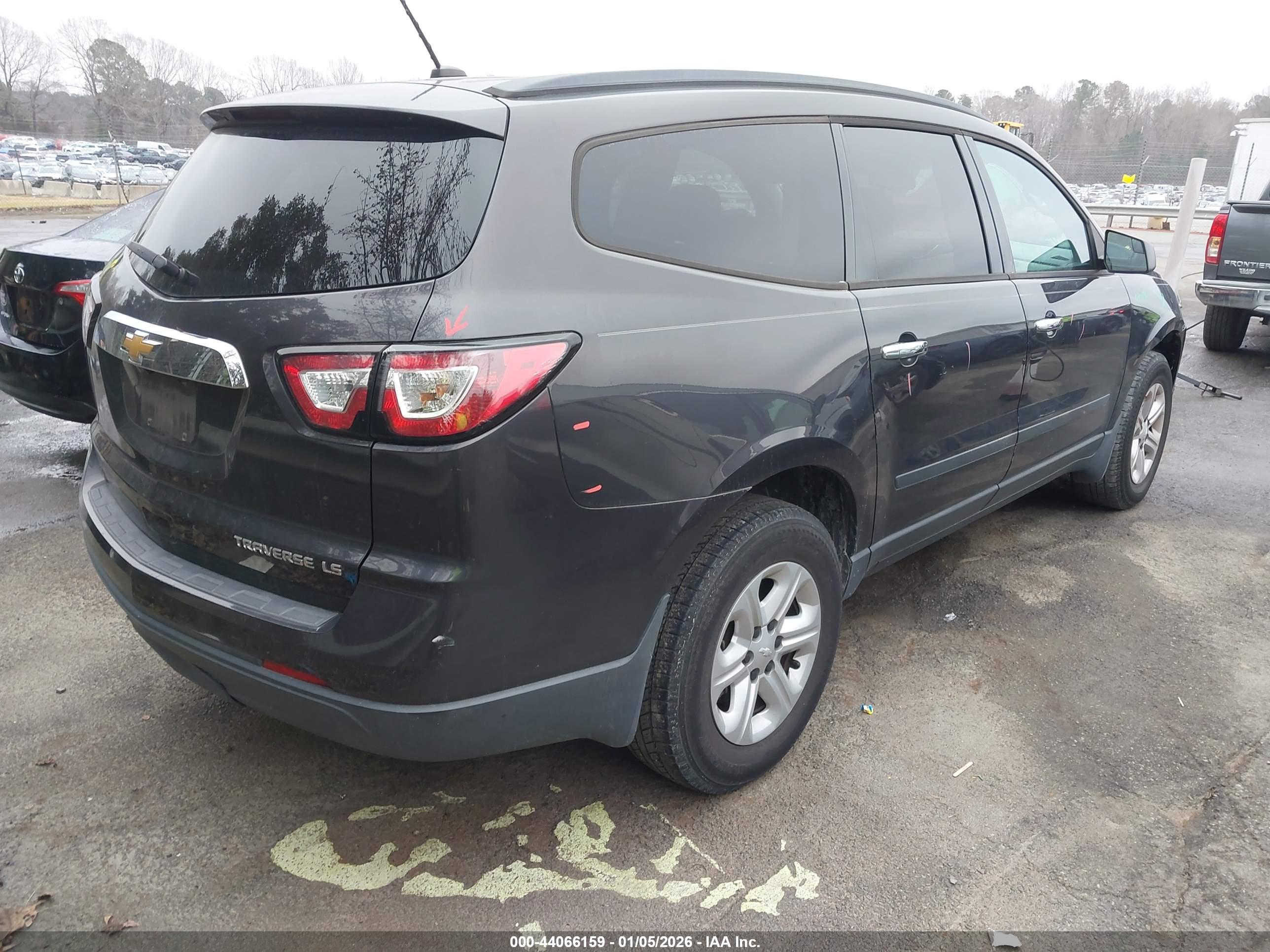CHEVROLET TRAVERSE image 4