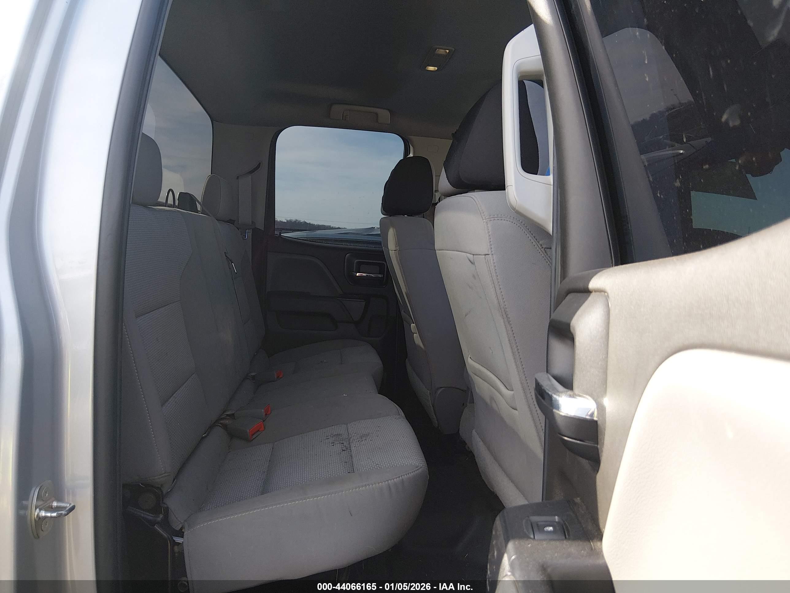 CHEVROLET SILVERADO image 8