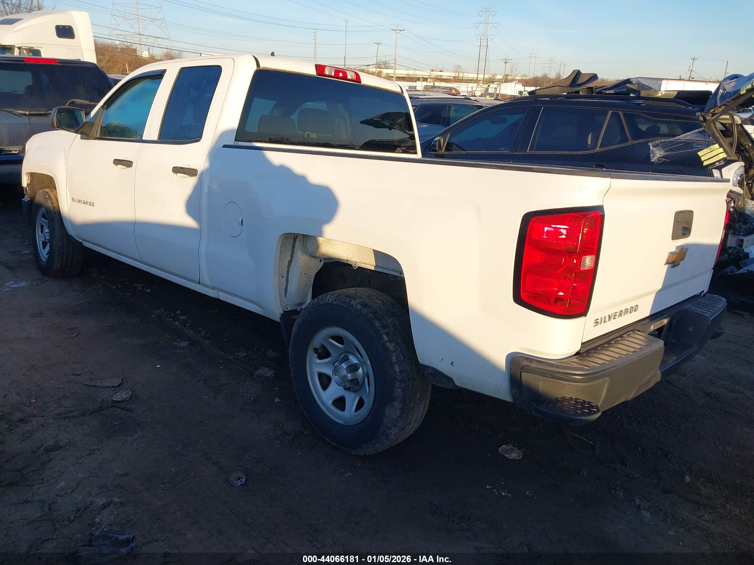 CHEVROLET SILVERADO image 3