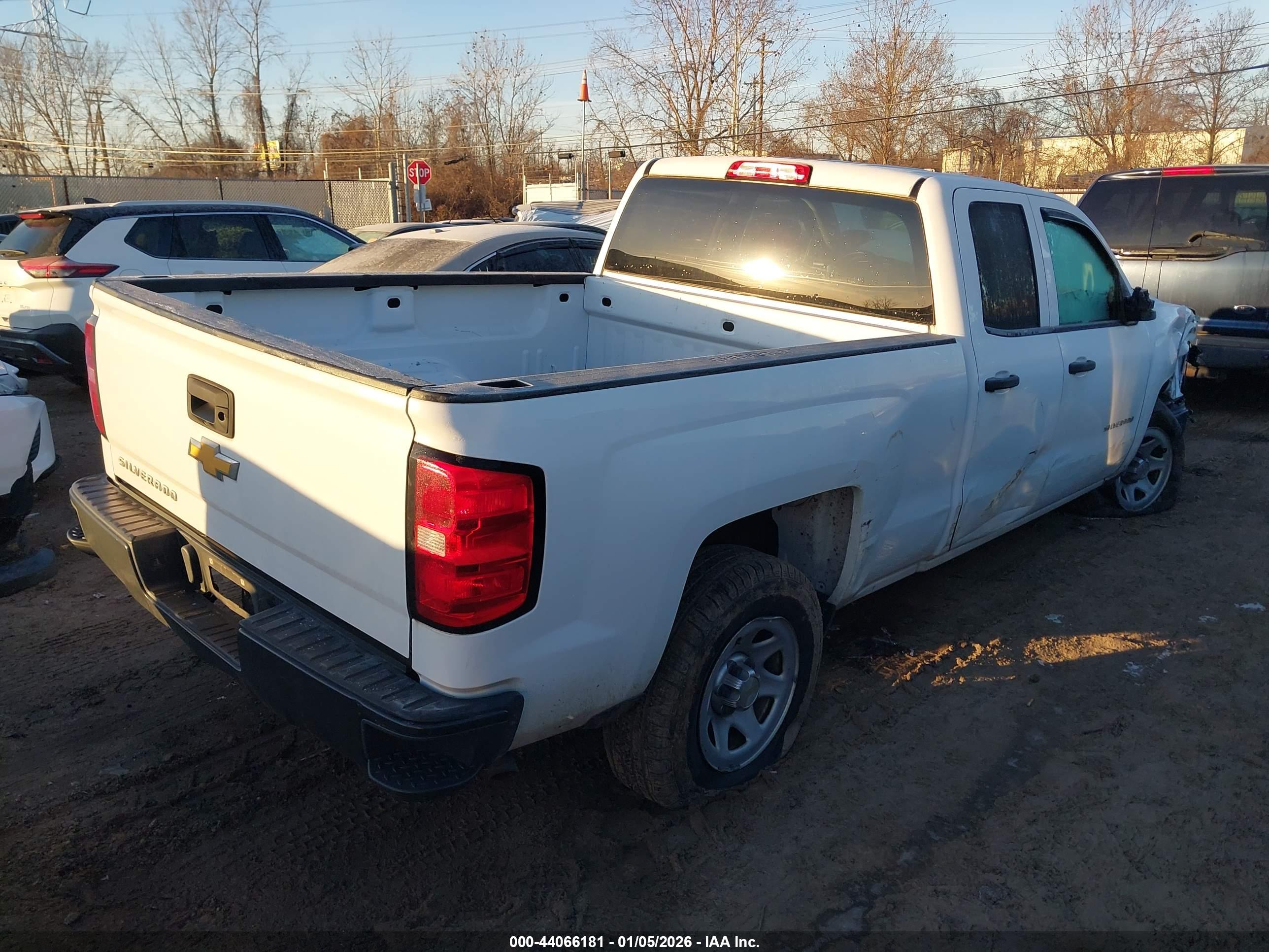 CHEVROLET SILVERADO image 4