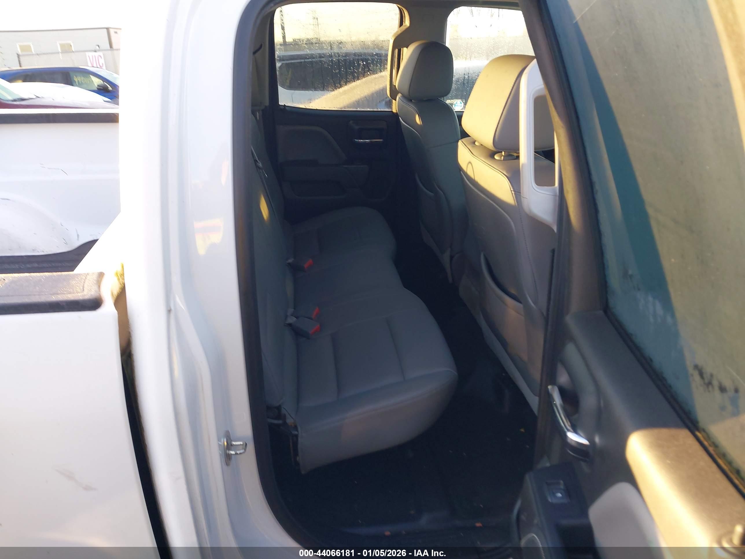 CHEVROLET SILVERADO image 8