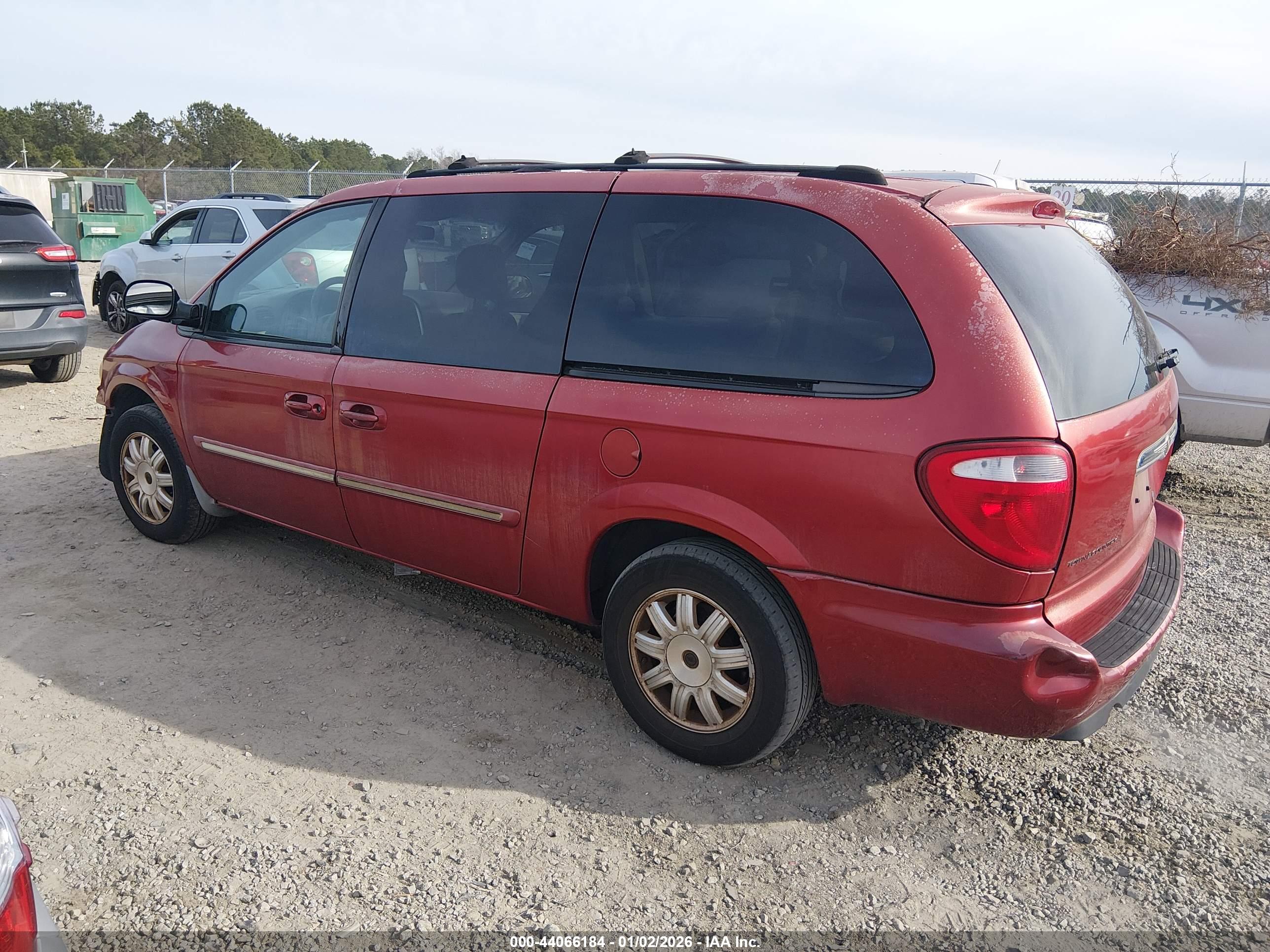 CHRYSLER TOWN image 3