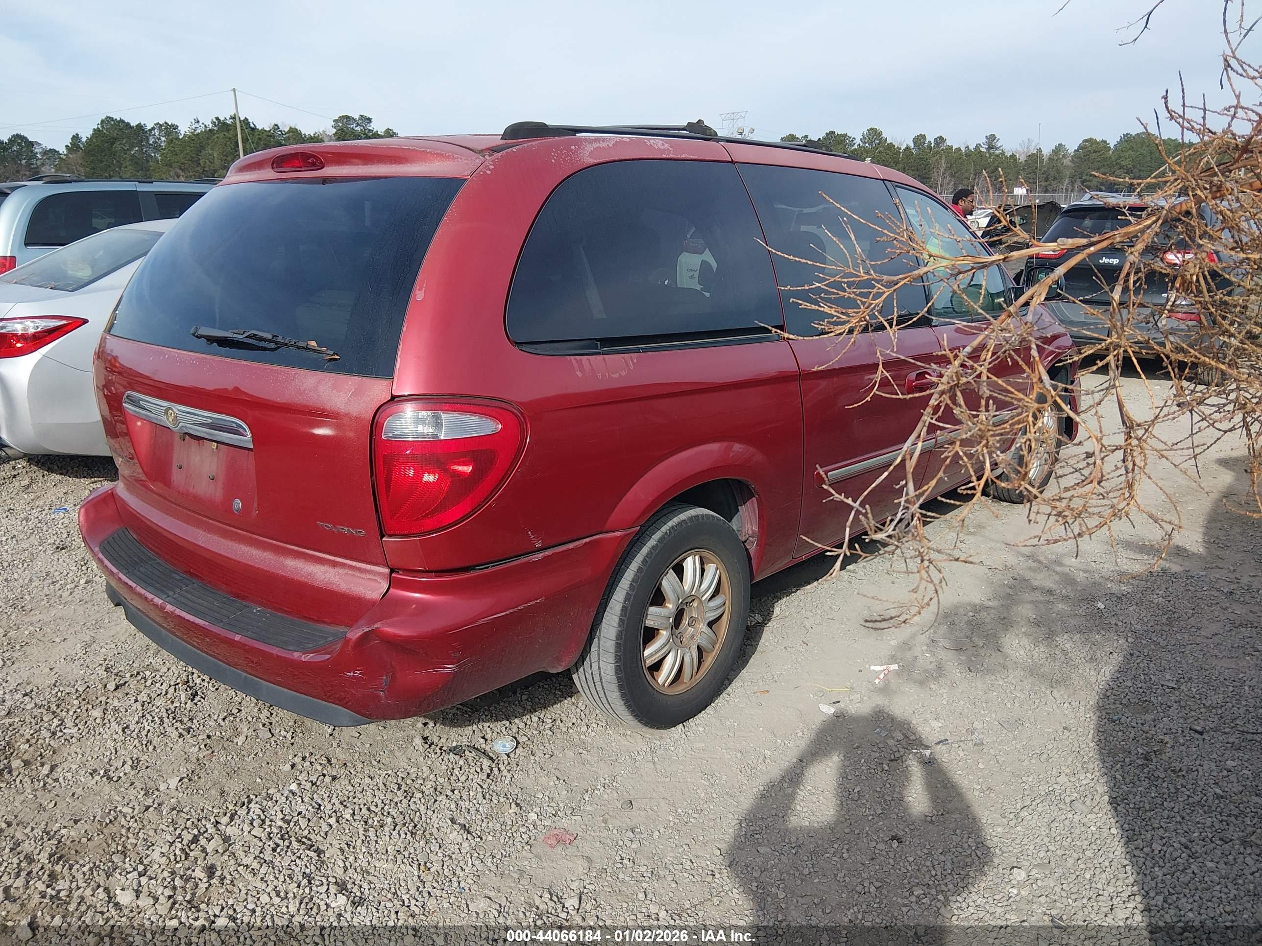 CHRYSLER TOWN image 4