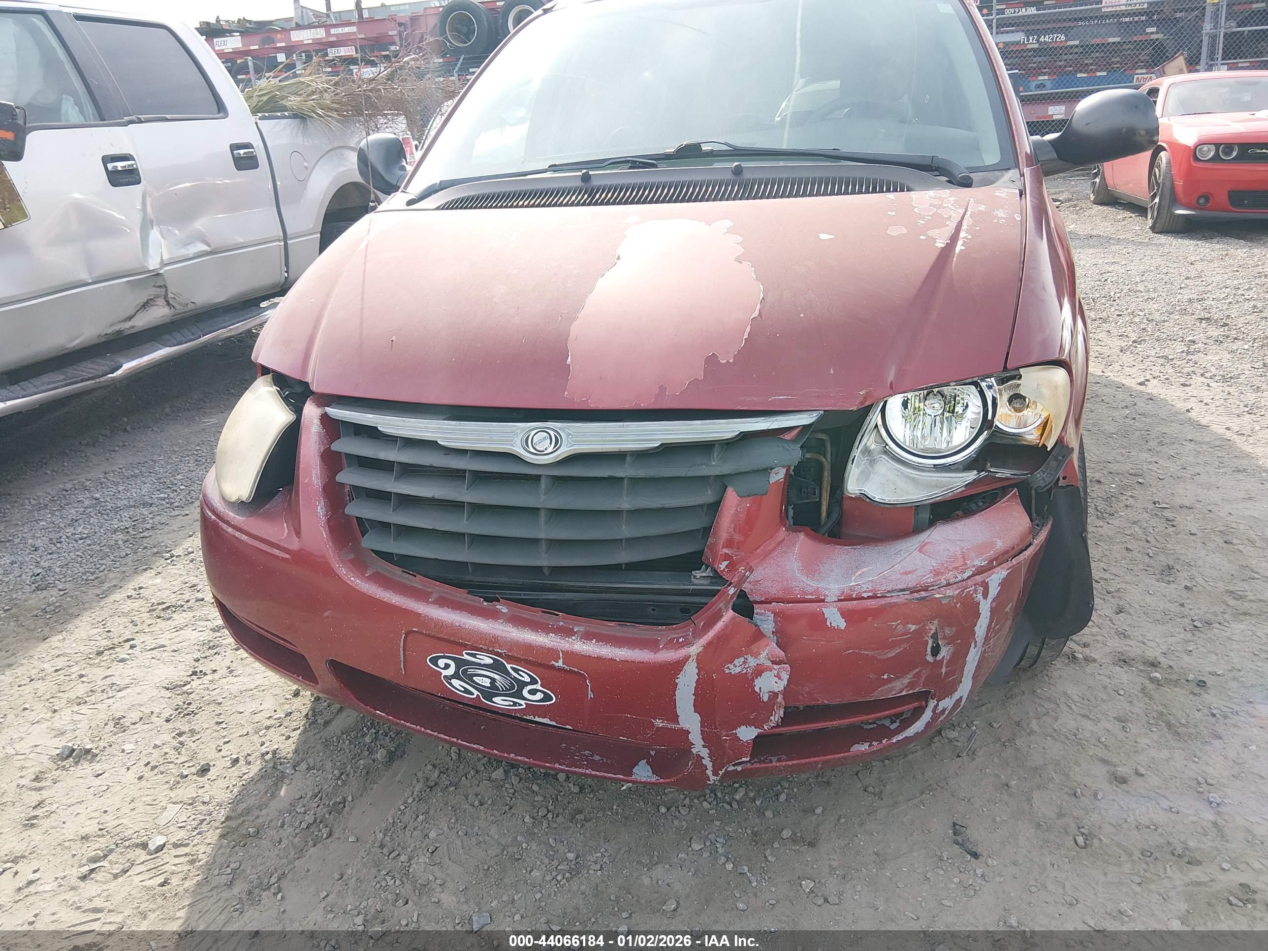 CHRYSLER TOWN image 6