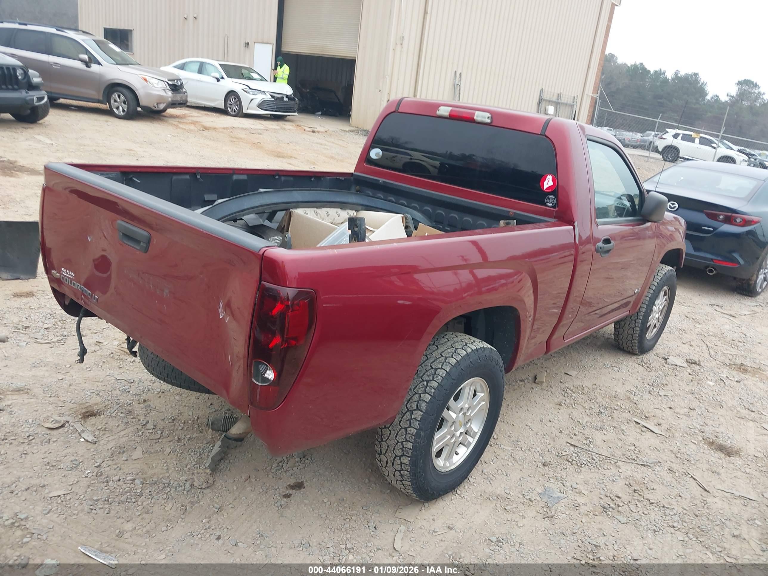 CHEVROLET COLORADO image 4