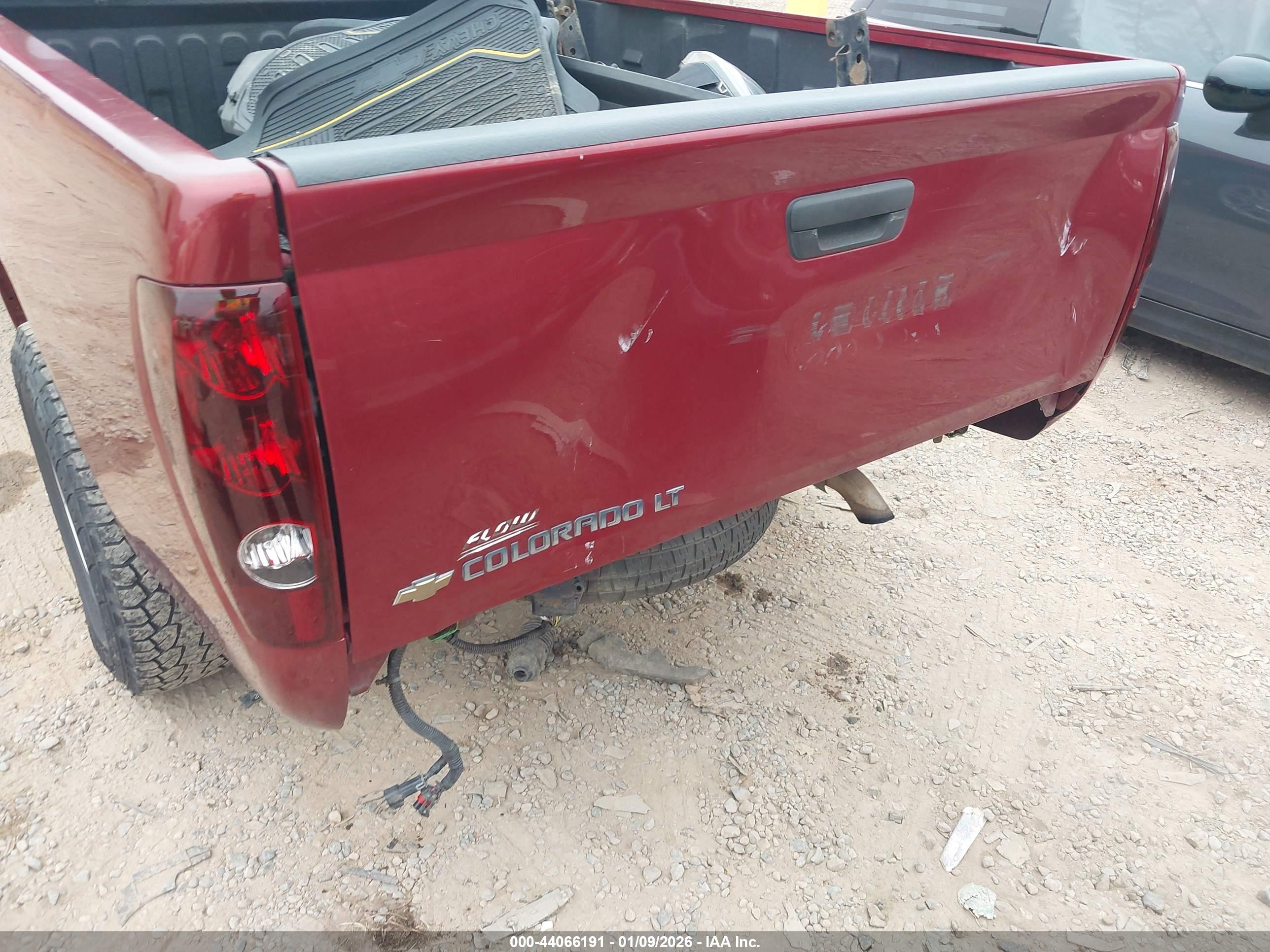 CHEVROLET COLORADO image 6