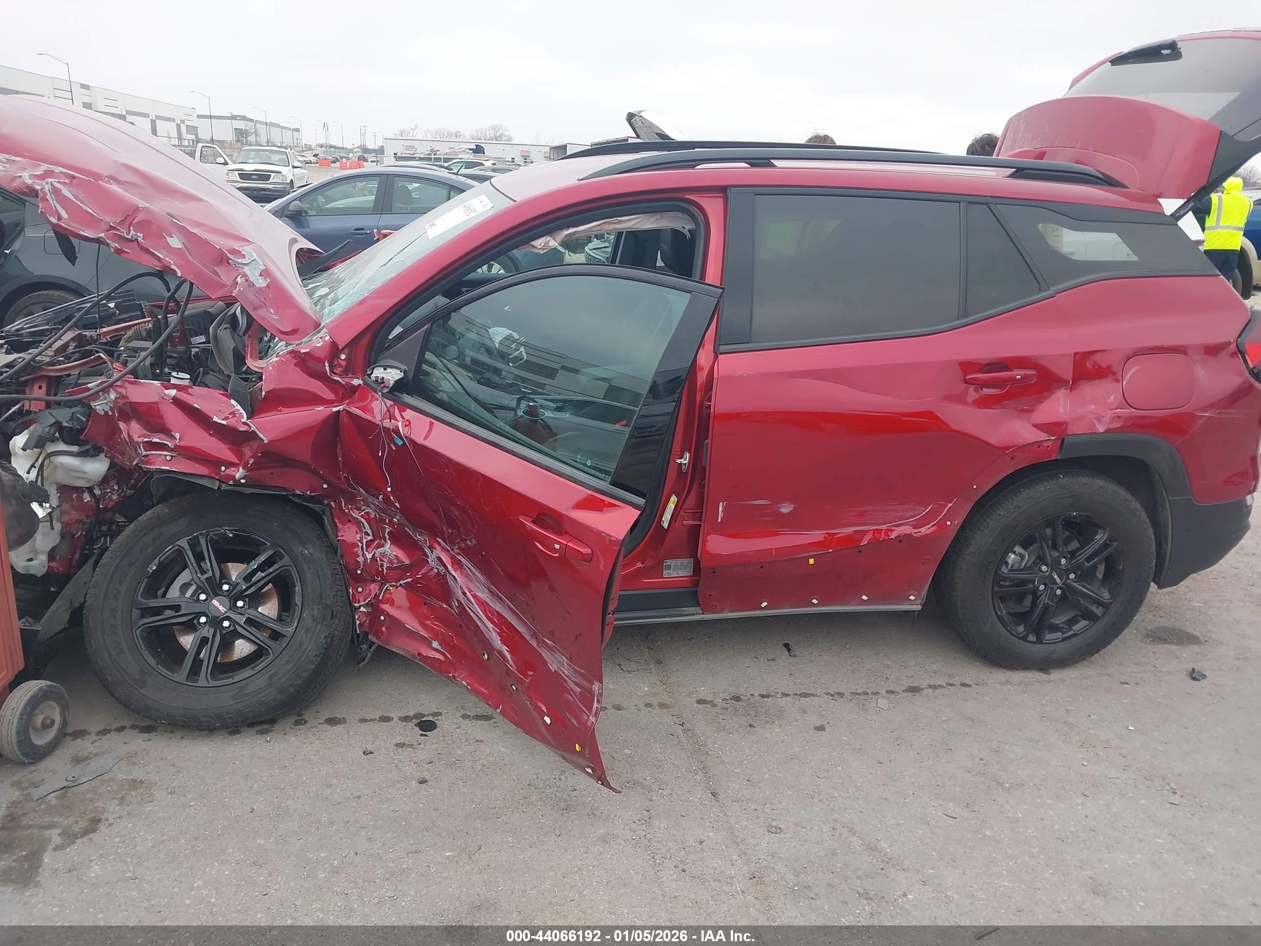 GMC TERRAIN image 6