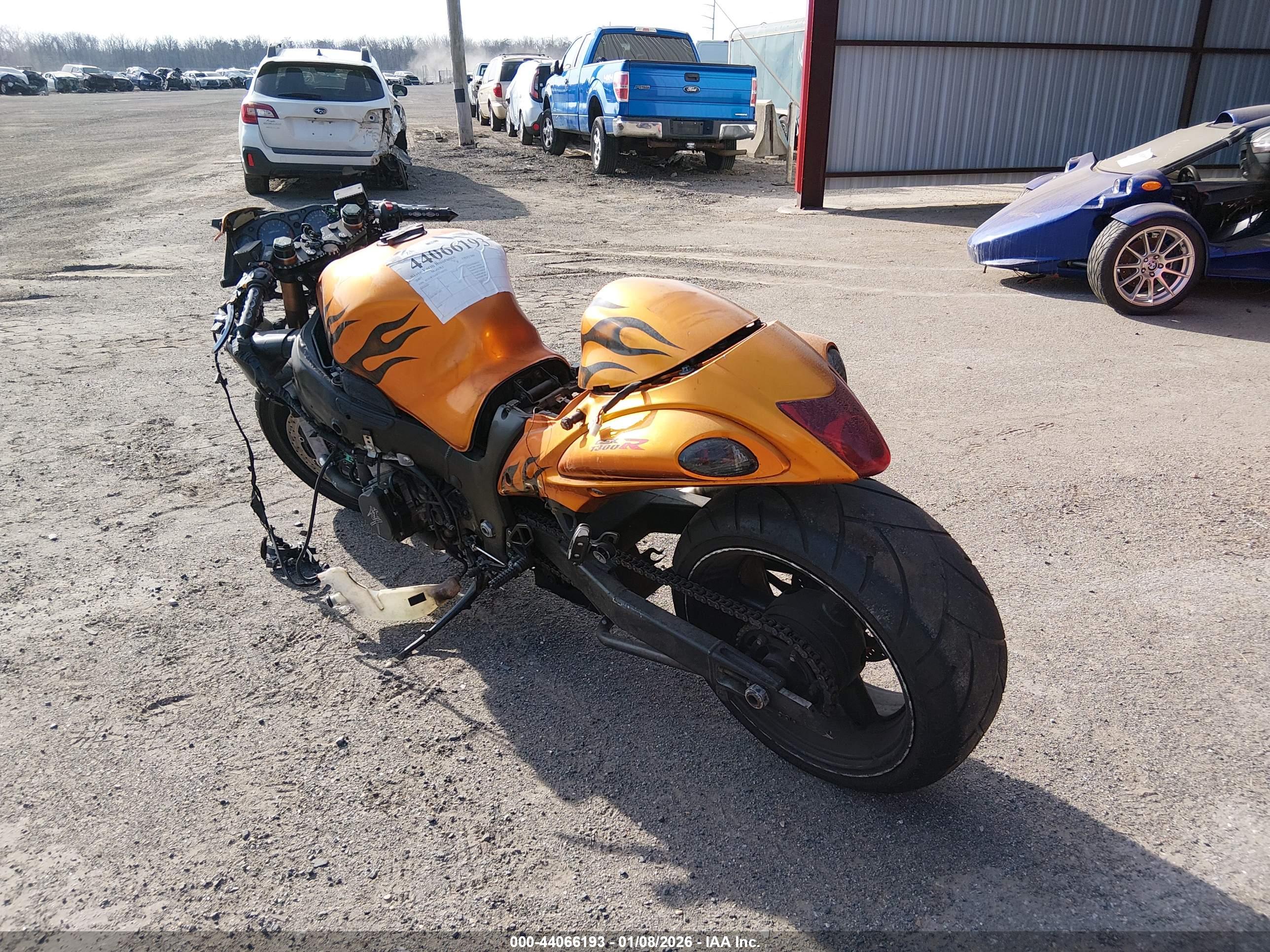 SUZUKI GSX1300 image 3