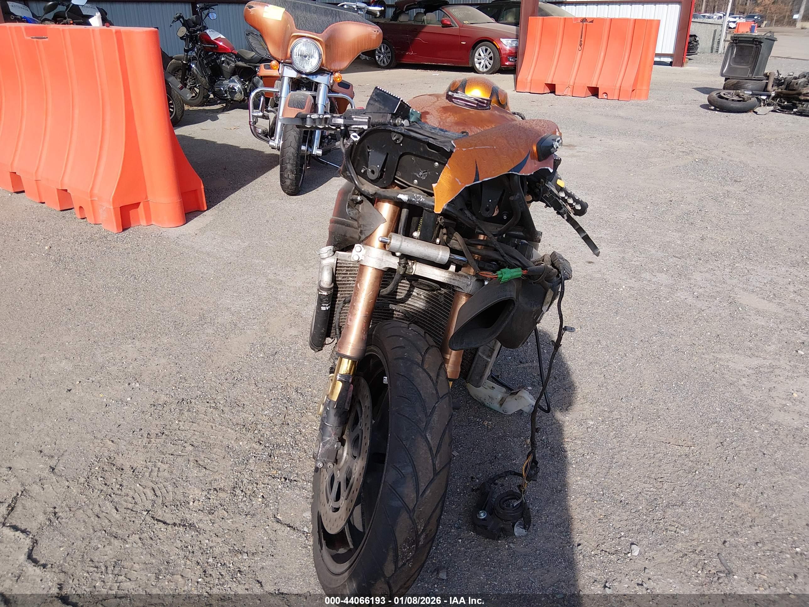 SUZUKI GSX1300 image 5