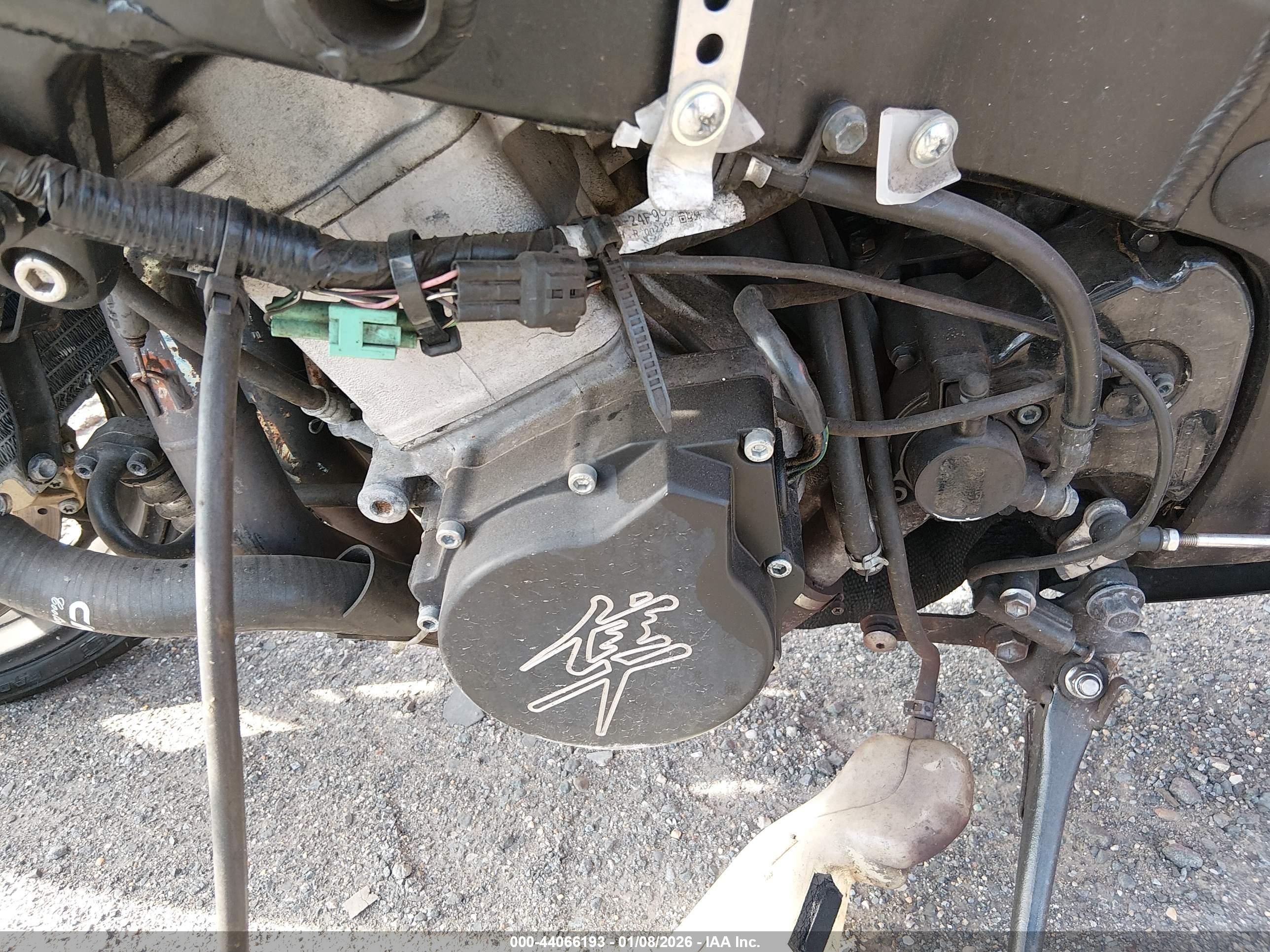 SUZUKI GSX1300 image 9