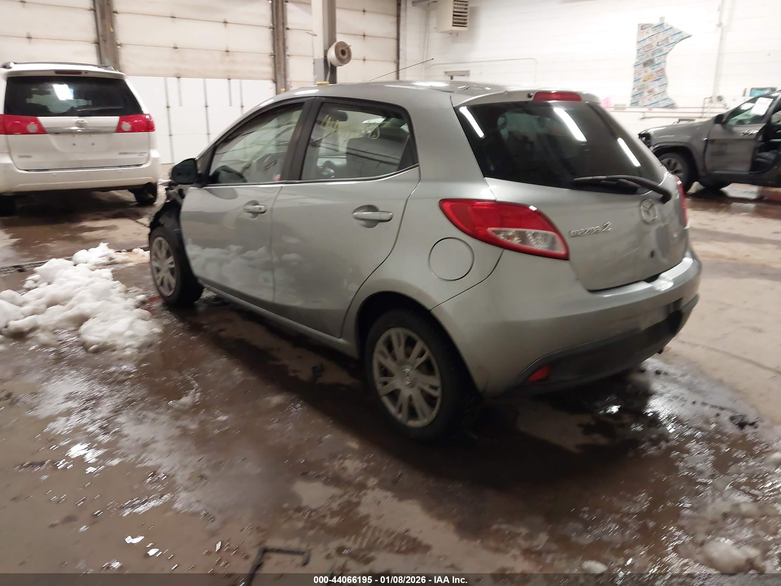 MAZDA MAZDA2 image 3
