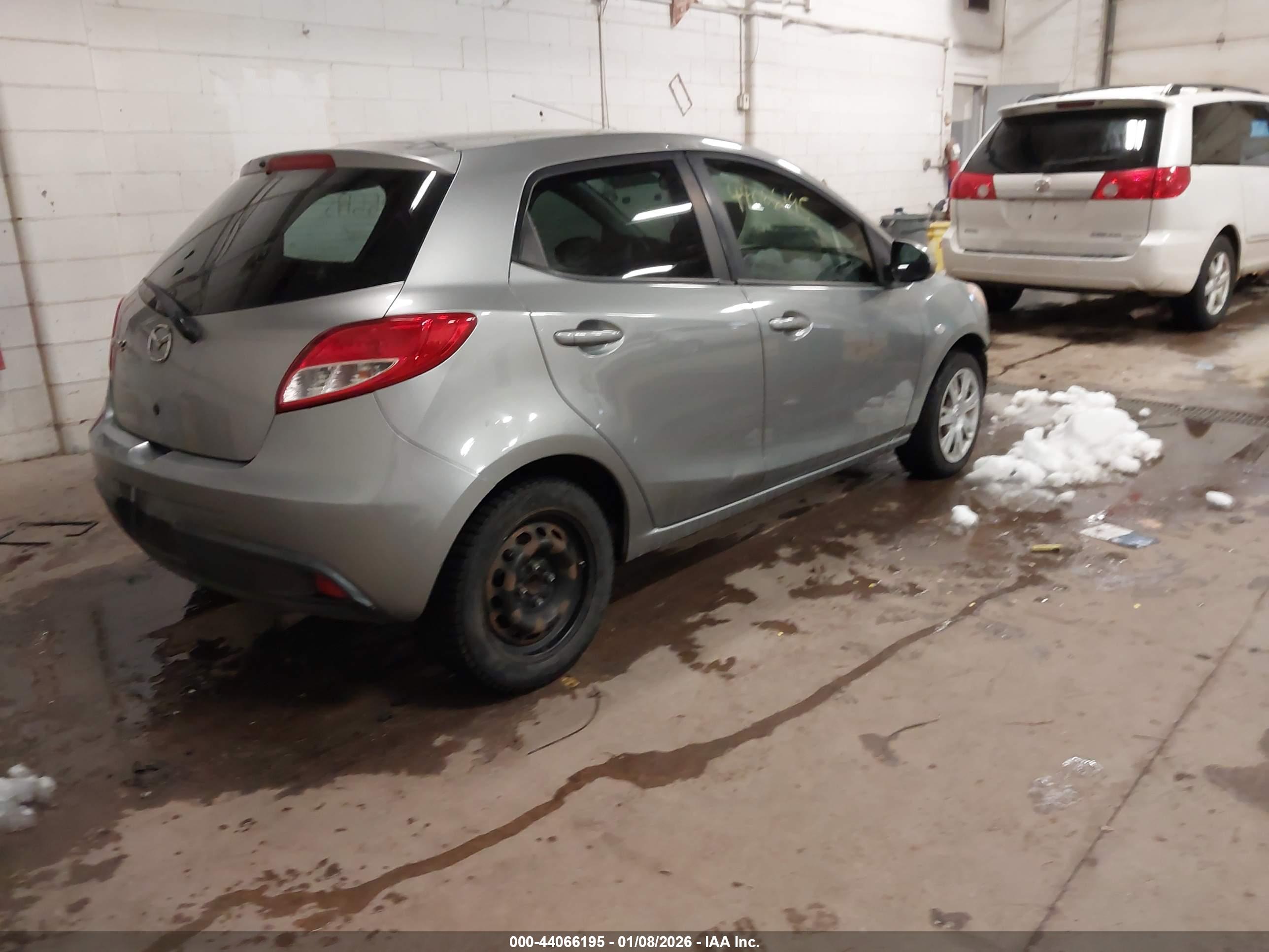 MAZDA MAZDA2 image 4