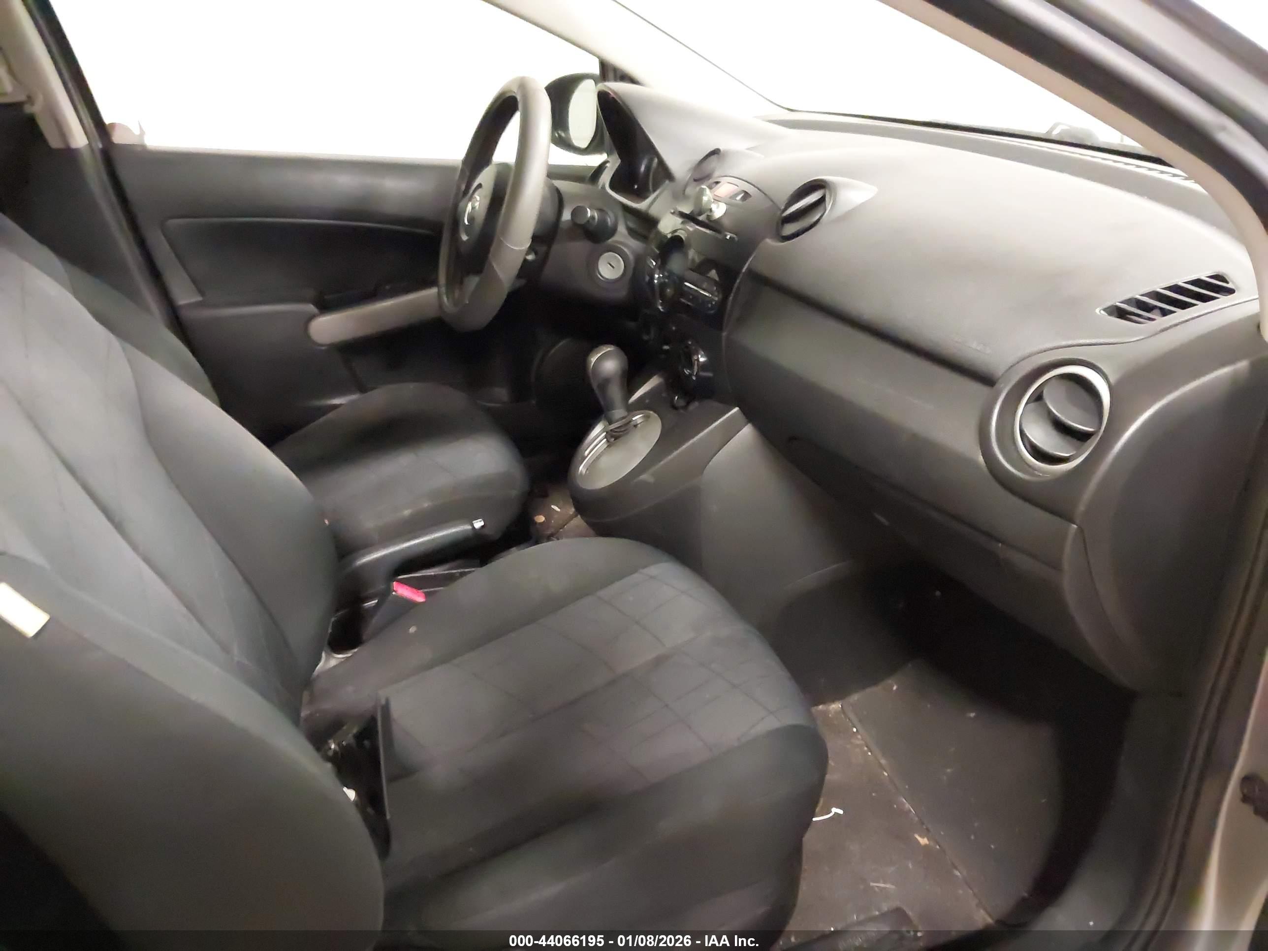 MAZDA MAZDA2 image 5