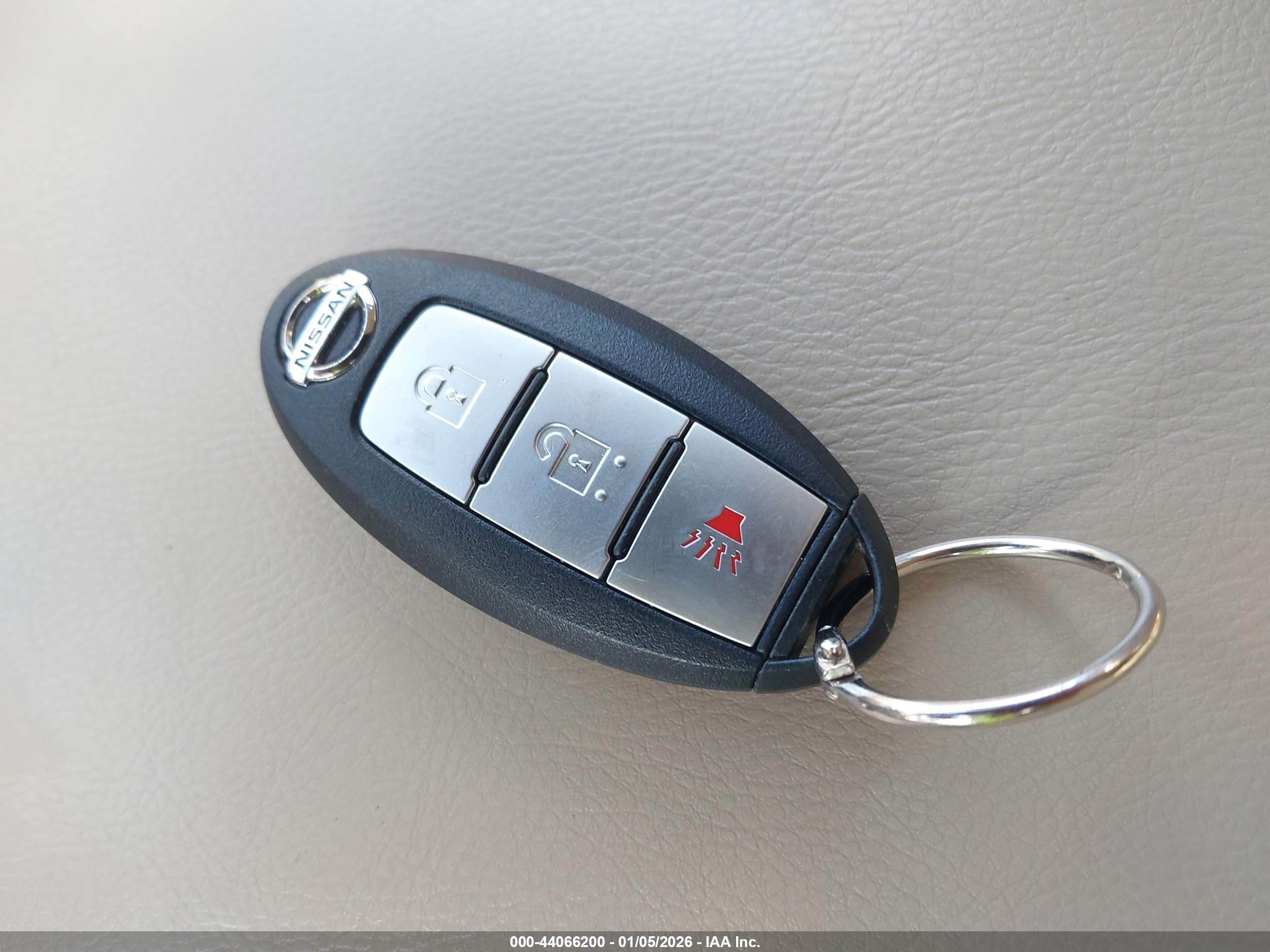 NISSAN ROGUE image 11