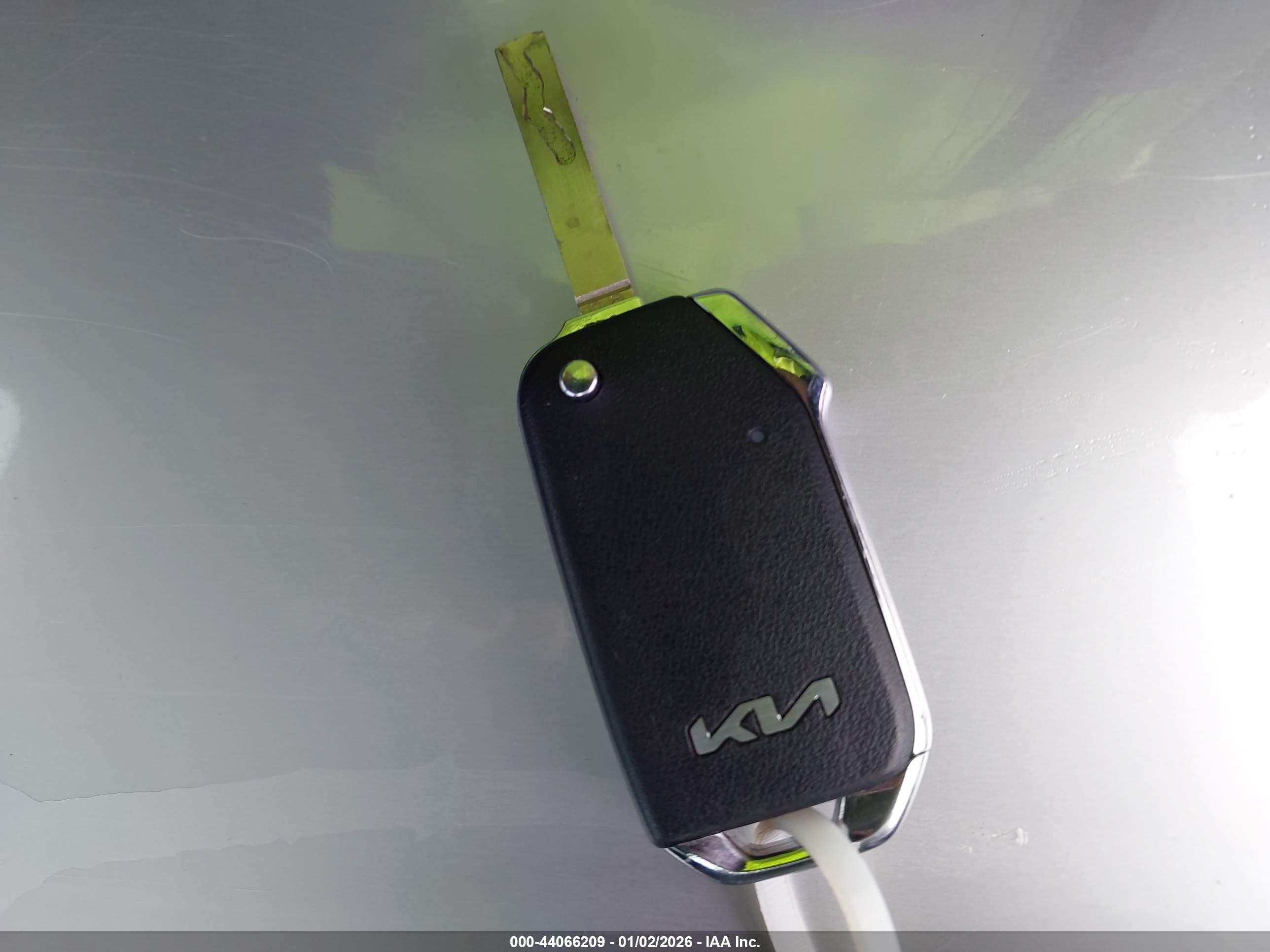 KIA NIRO image 11