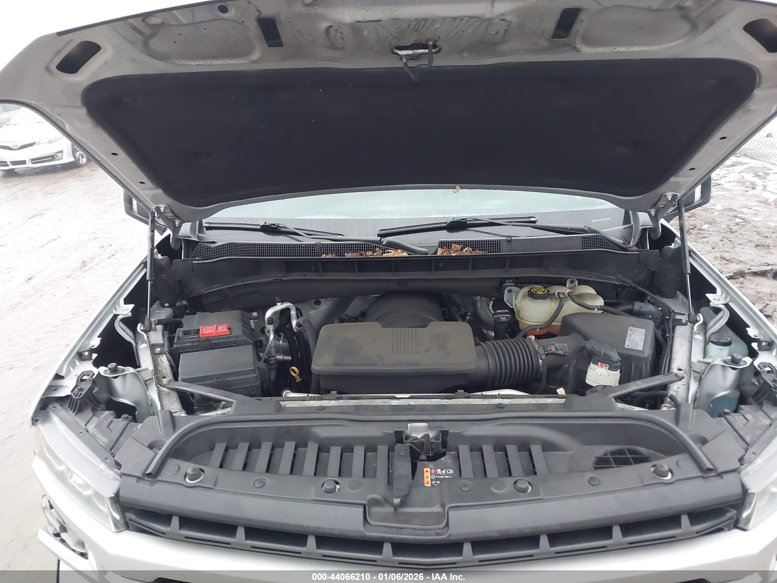CHEVROLET SILVERADO image 10