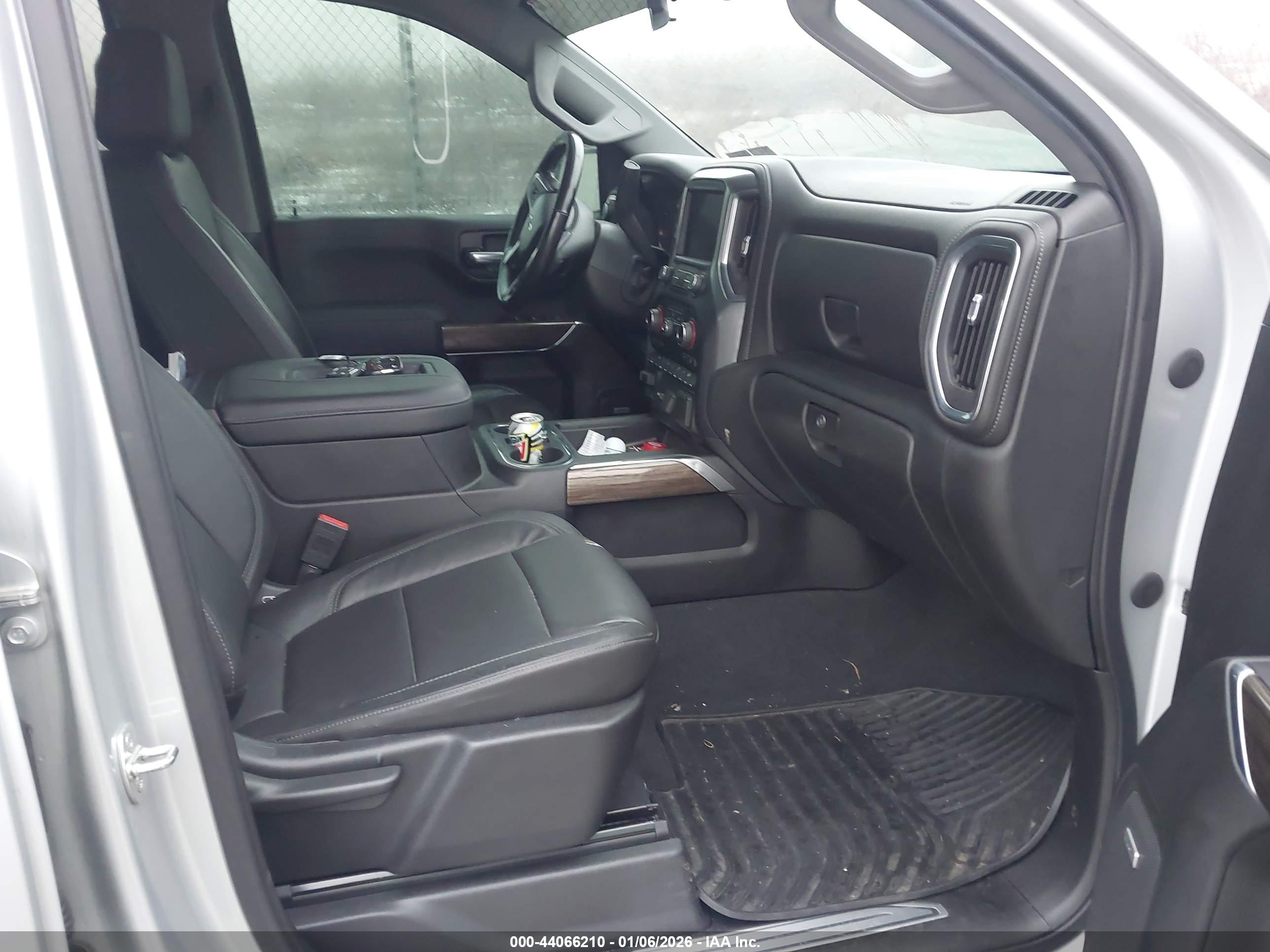 CHEVROLET SILVERADO image 5