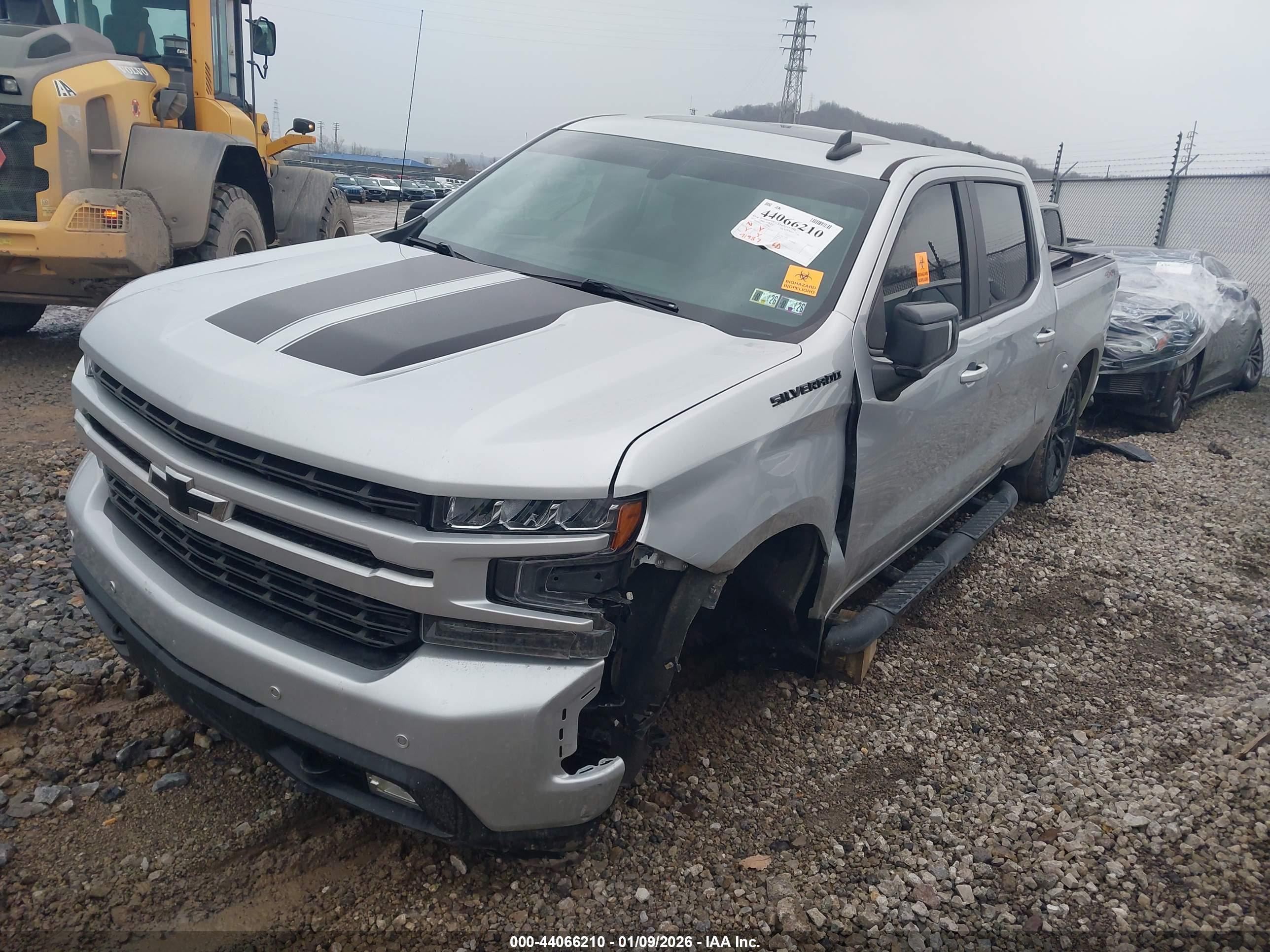 CHEVROLET SILVERADO image 6