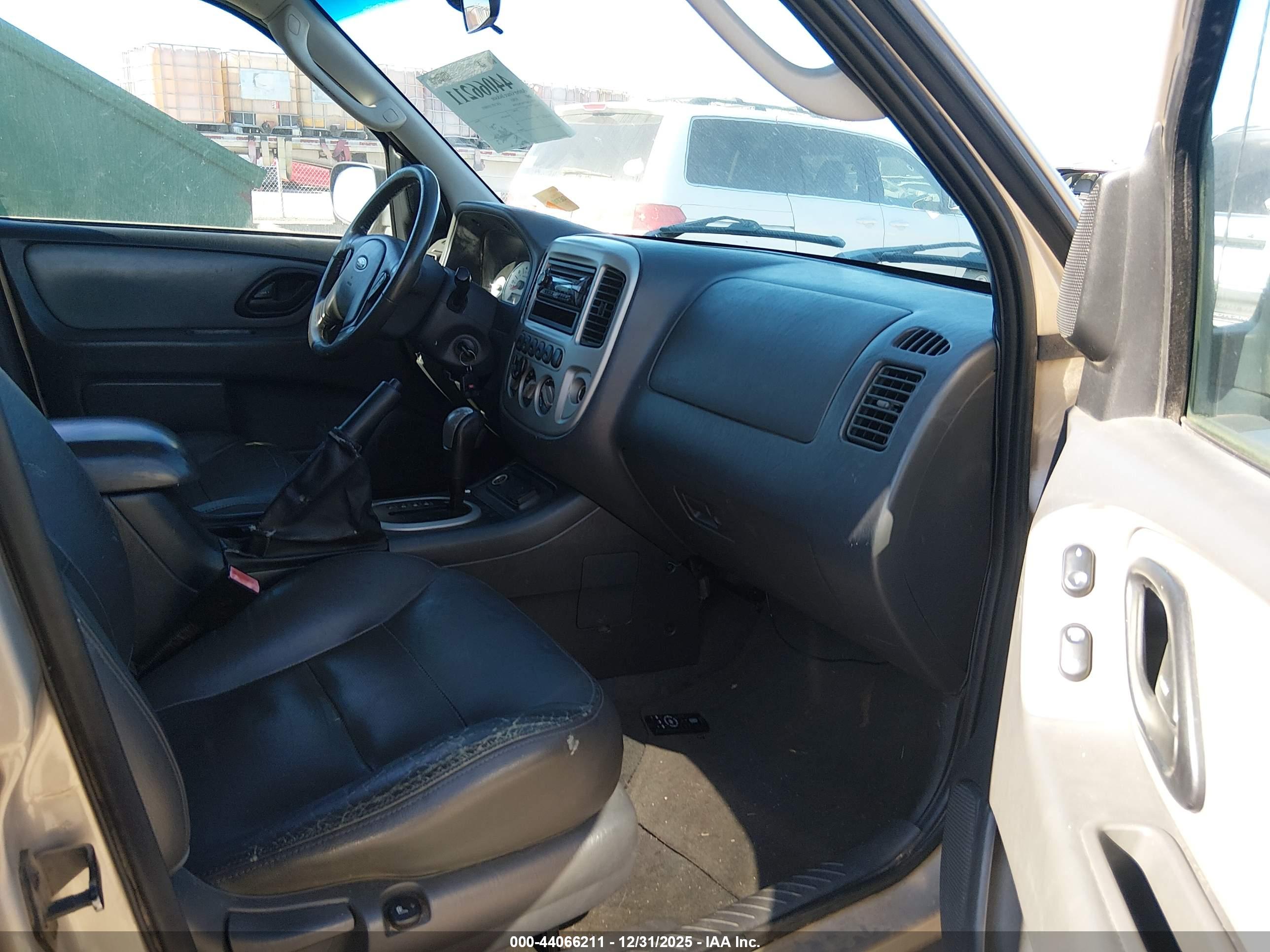 FORD ESCAPE image 5