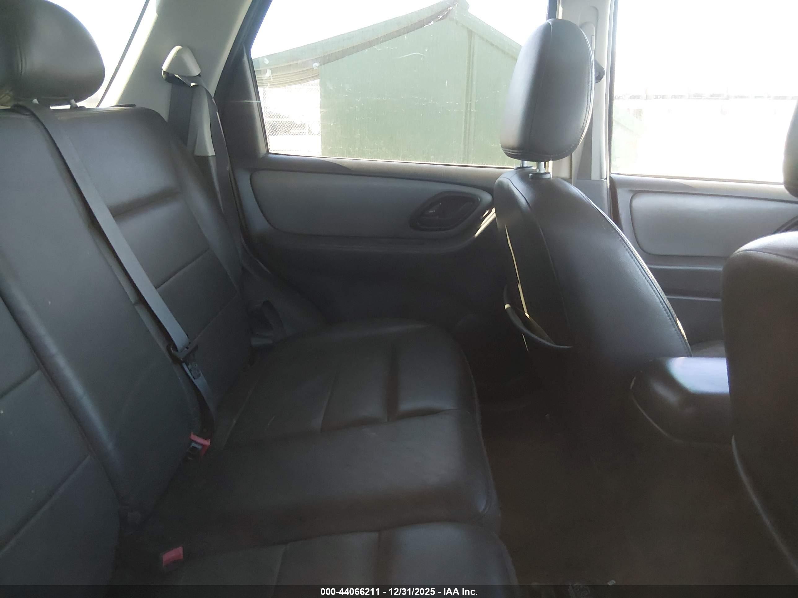 FORD ESCAPE image 8