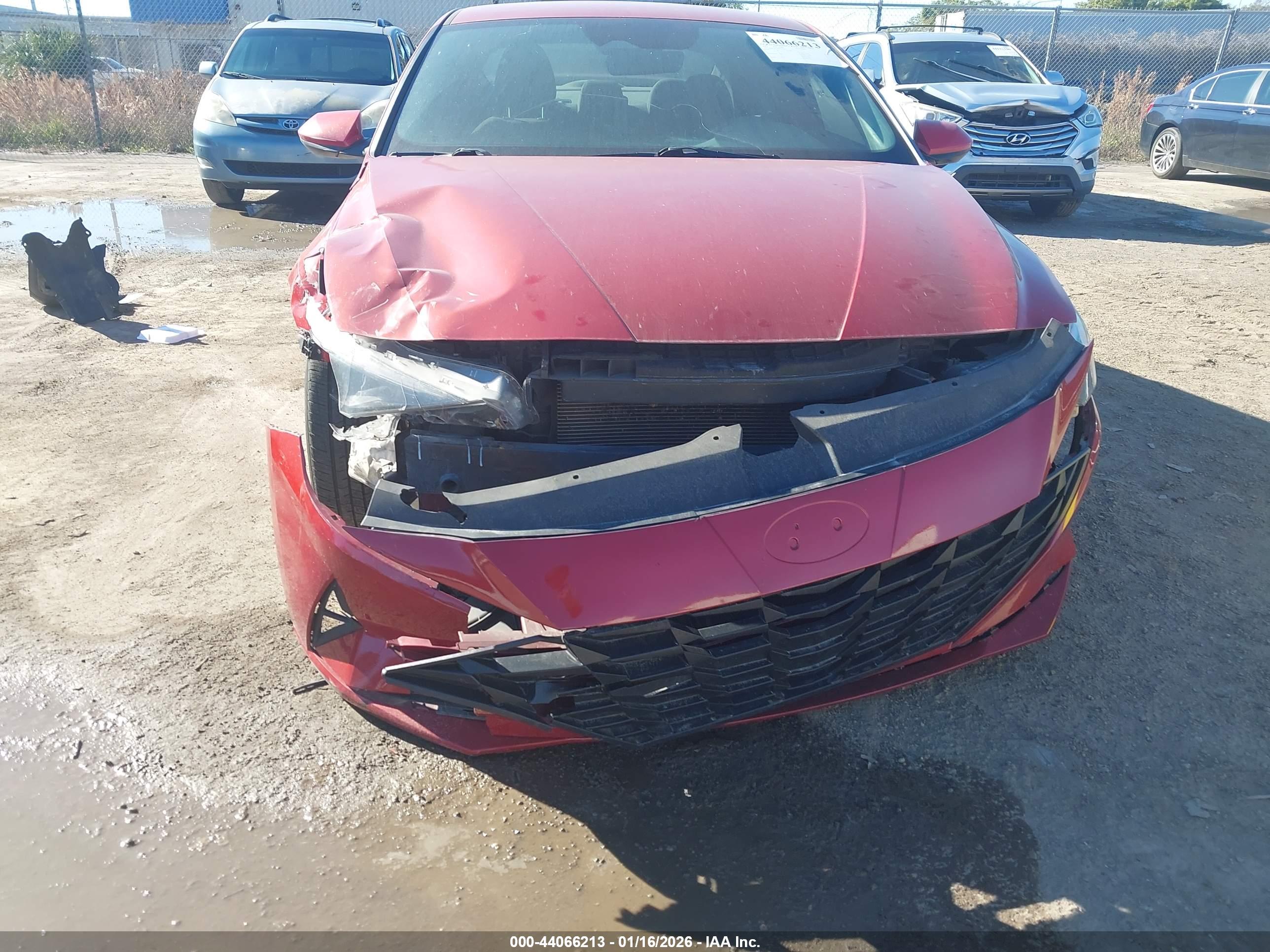 HYUNDAI ELANTRA image 6