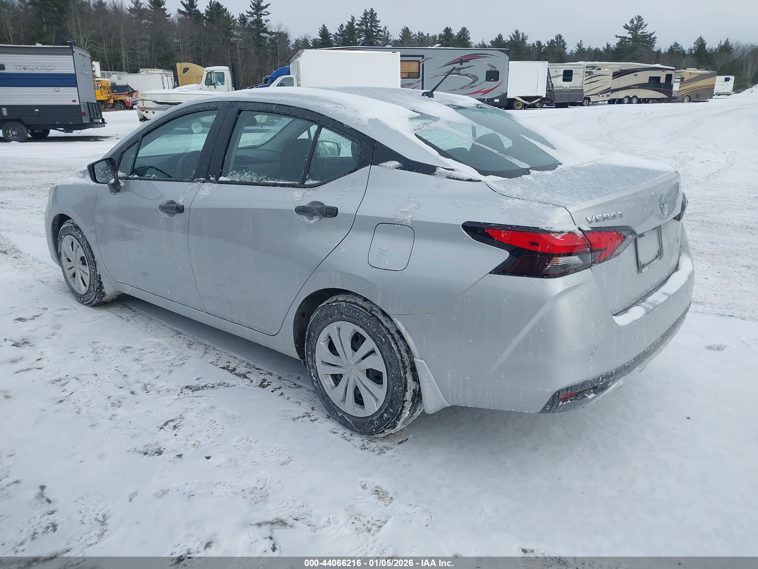 NISSAN VERSA image 3