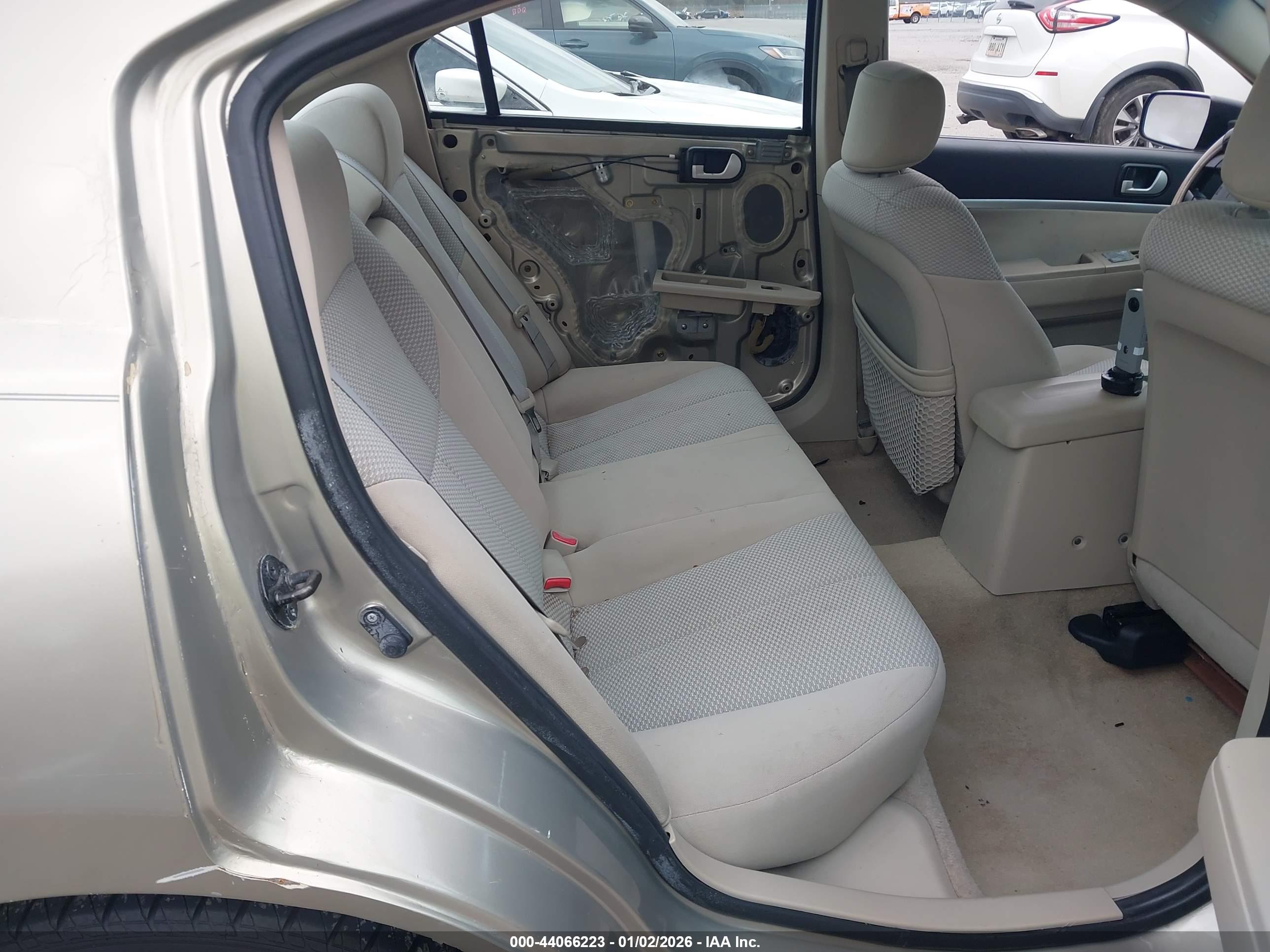 MITSUBISHI GALANT image 8