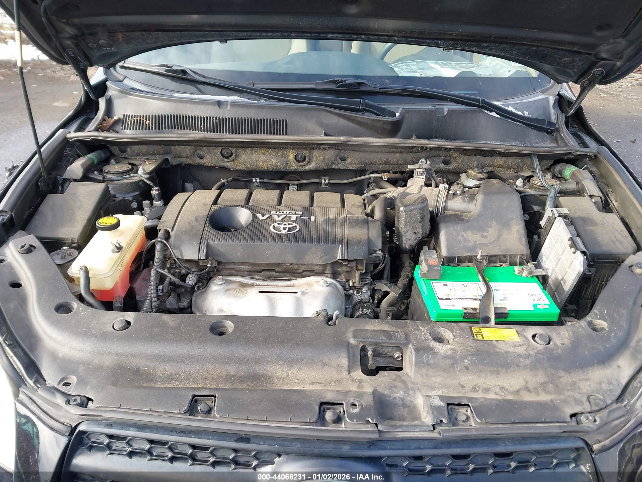 TOYOTA RAV4 image 10