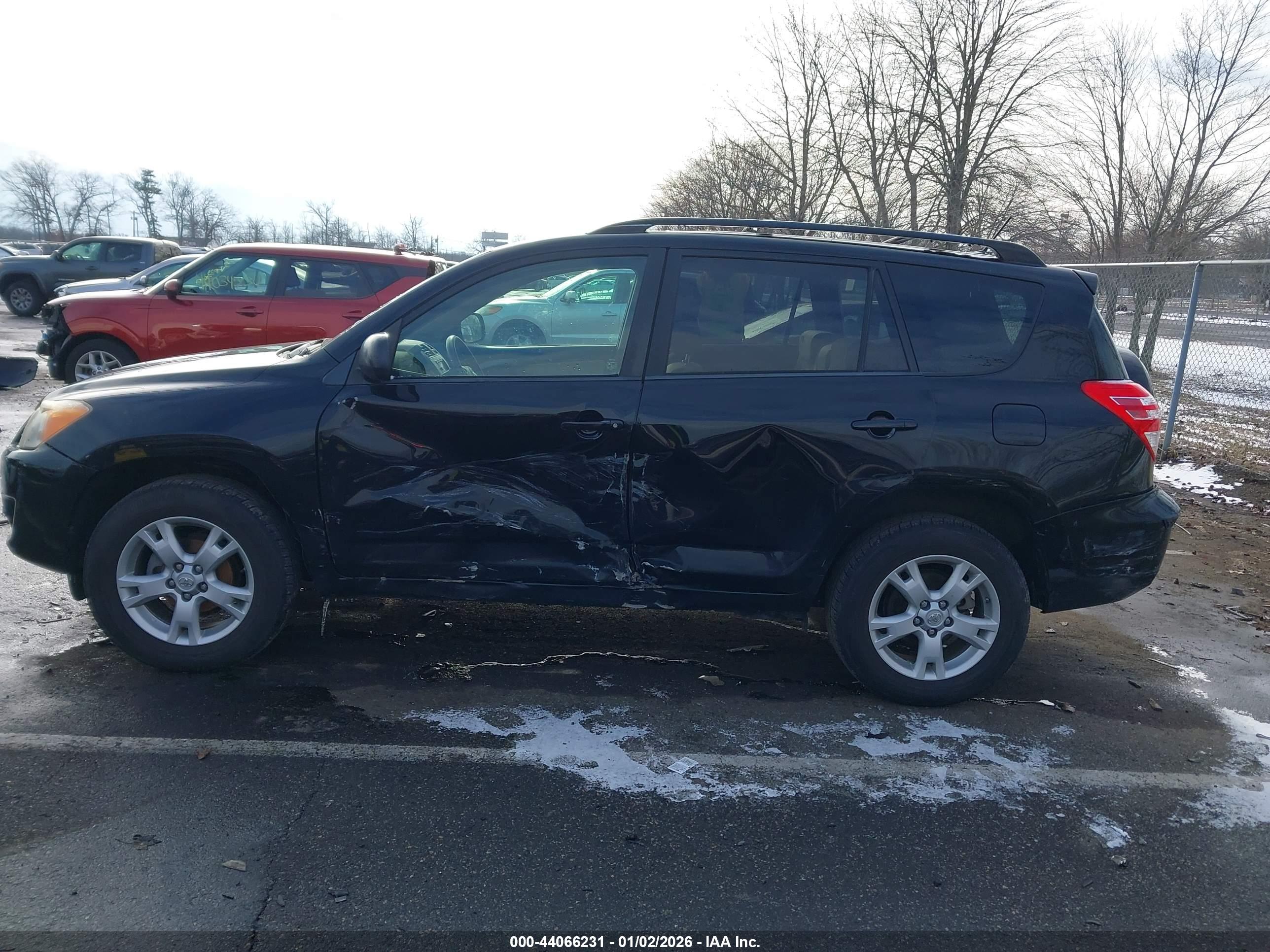 TOYOTA RAV4 image 6