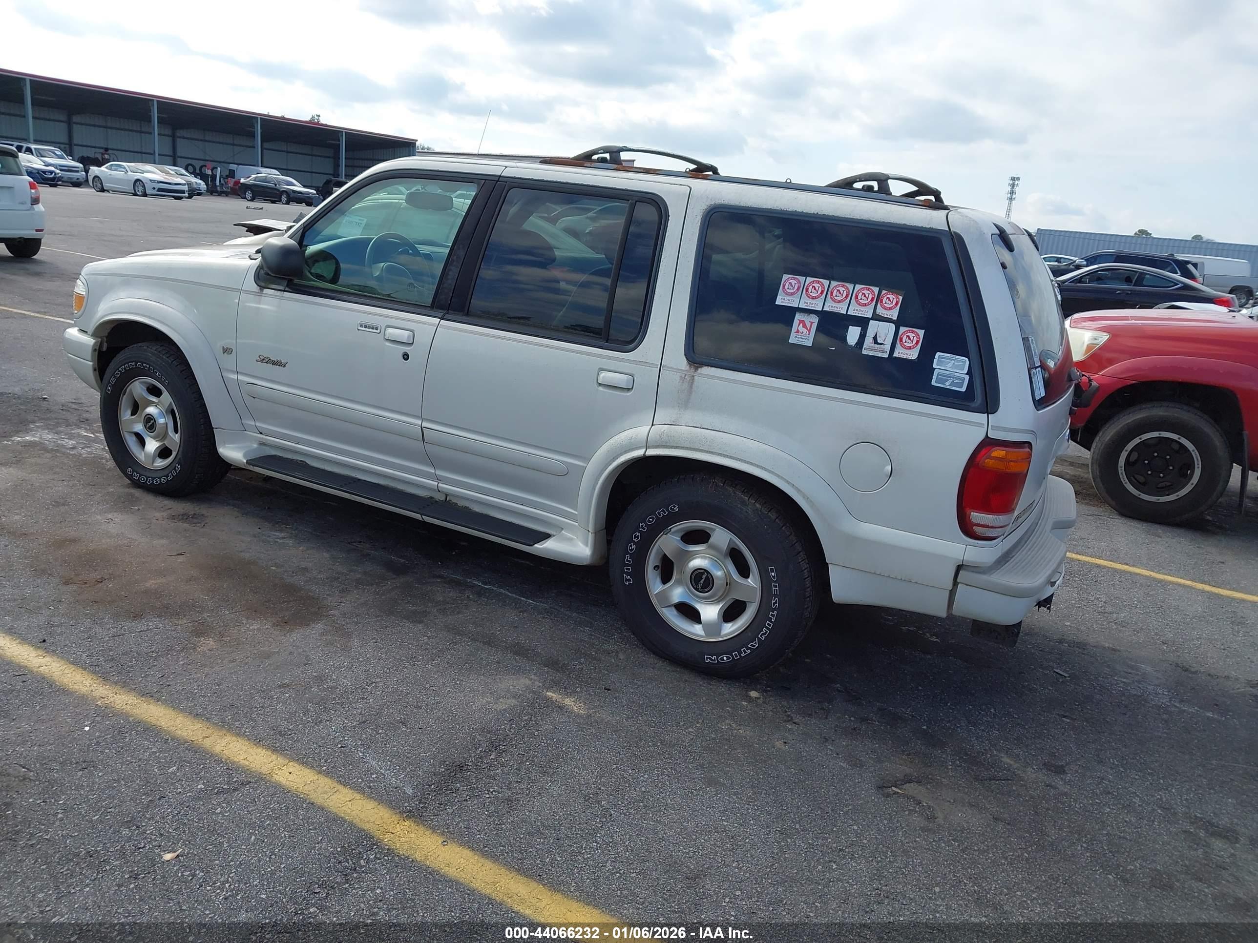 FORD EXPLORER image 3