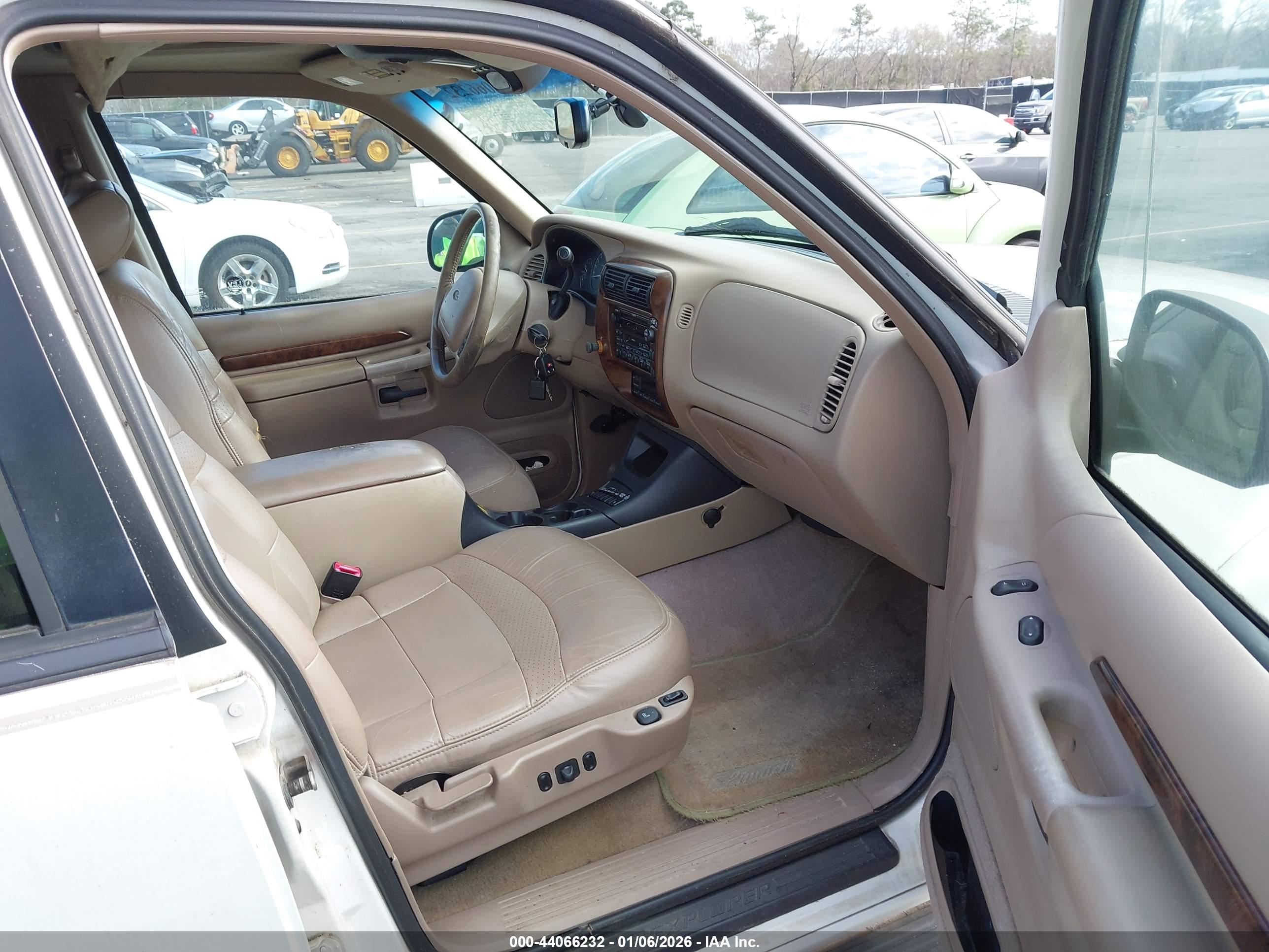 FORD EXPLORER image 5