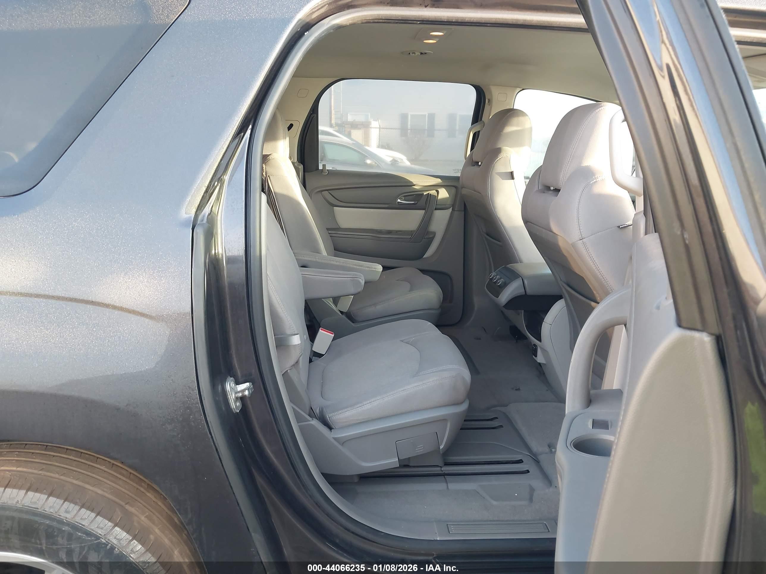 GMC ACADIA image 8