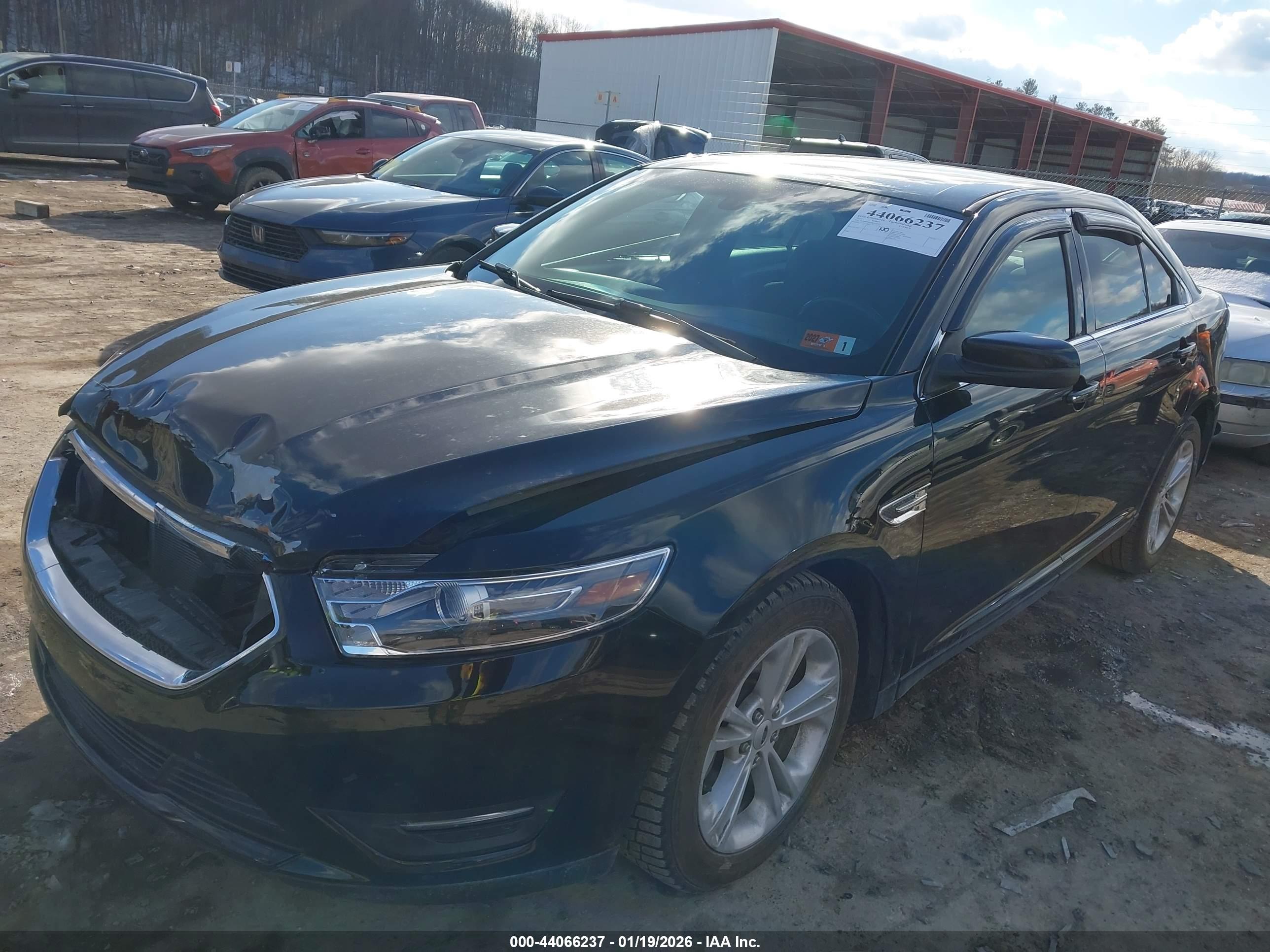 FORD TAURUS image 2
