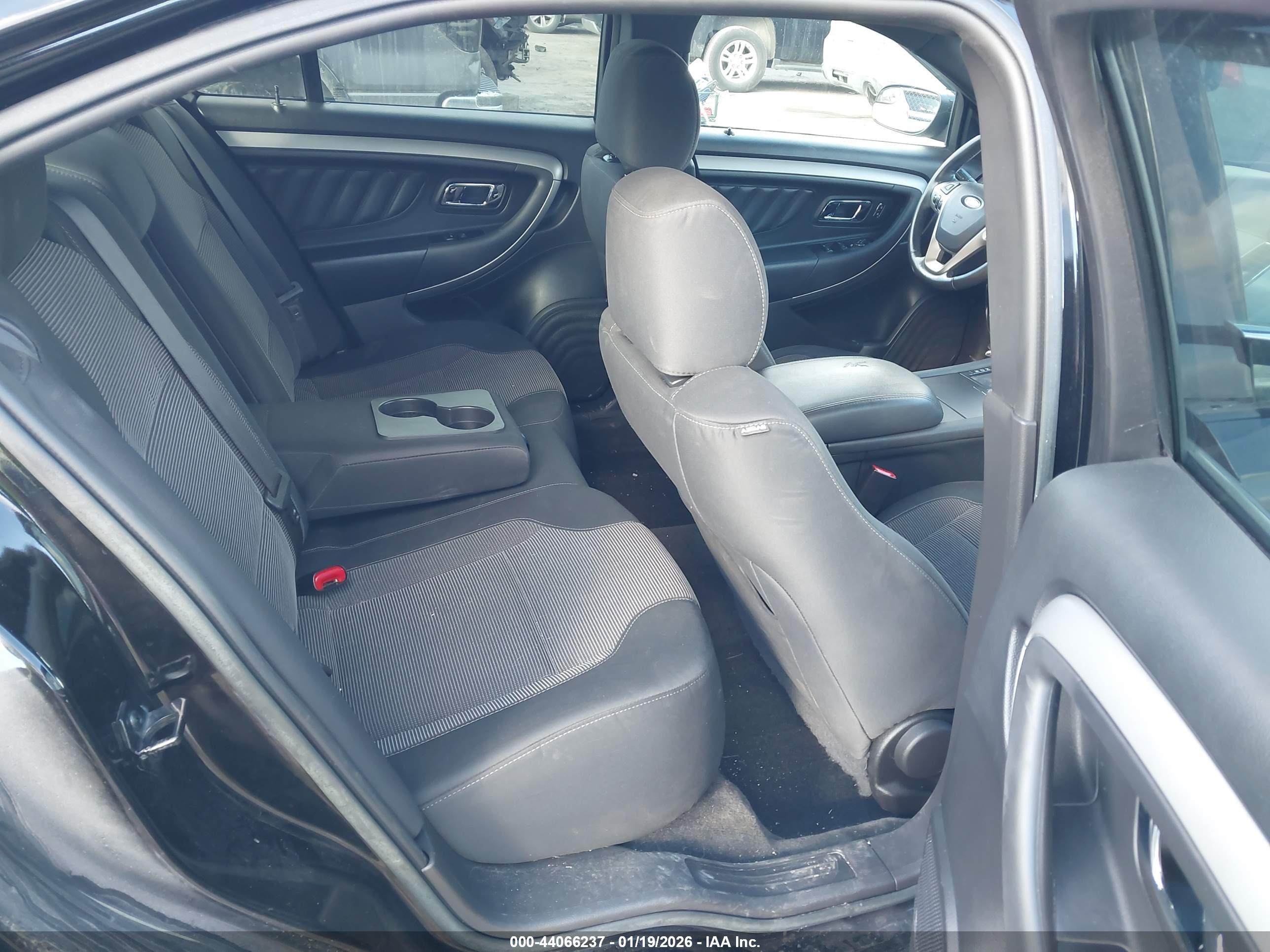 FORD TAURUS image 8
