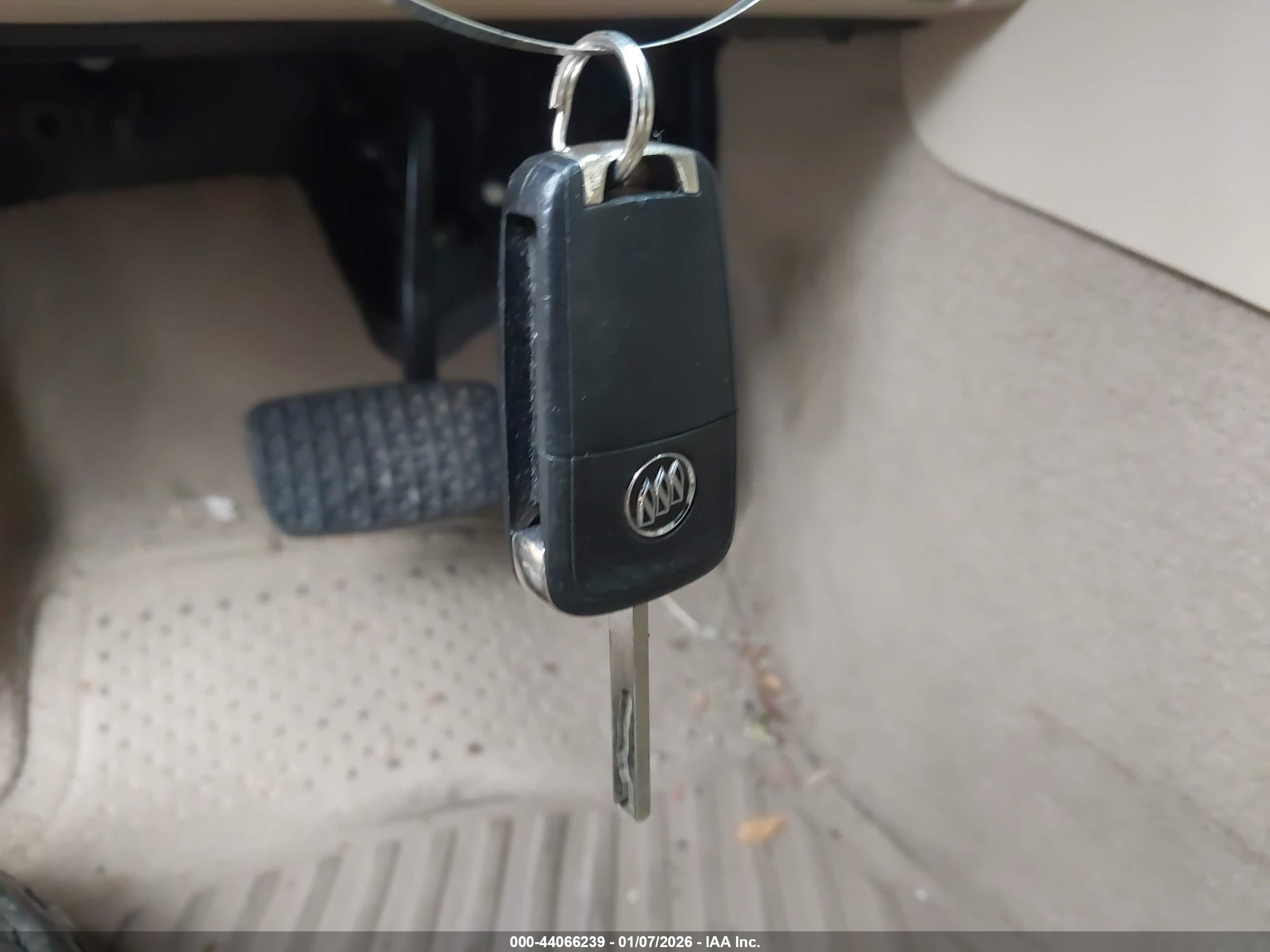 BUICK LACROSSE image 11
