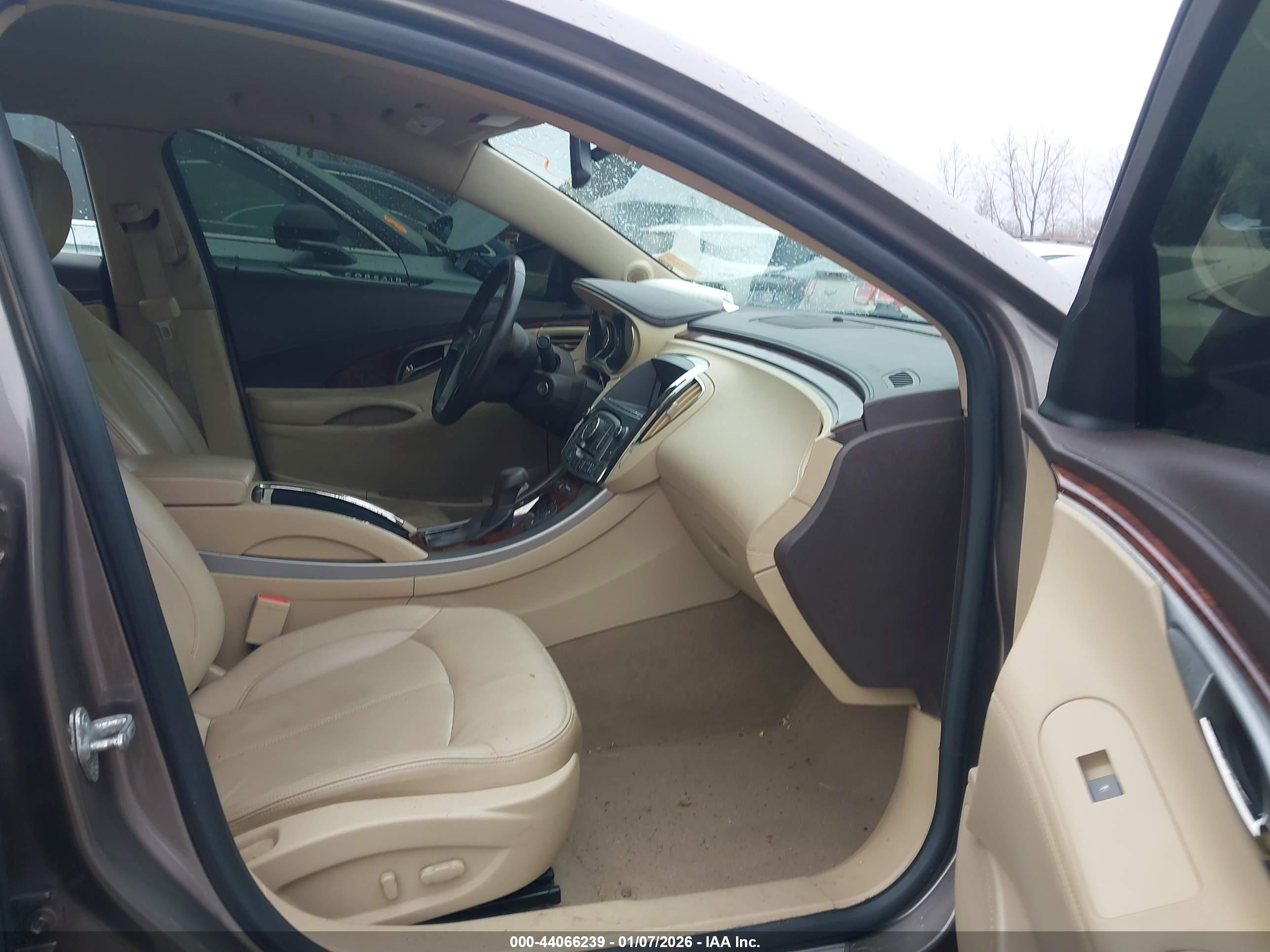 BUICK LACROSSE image 5