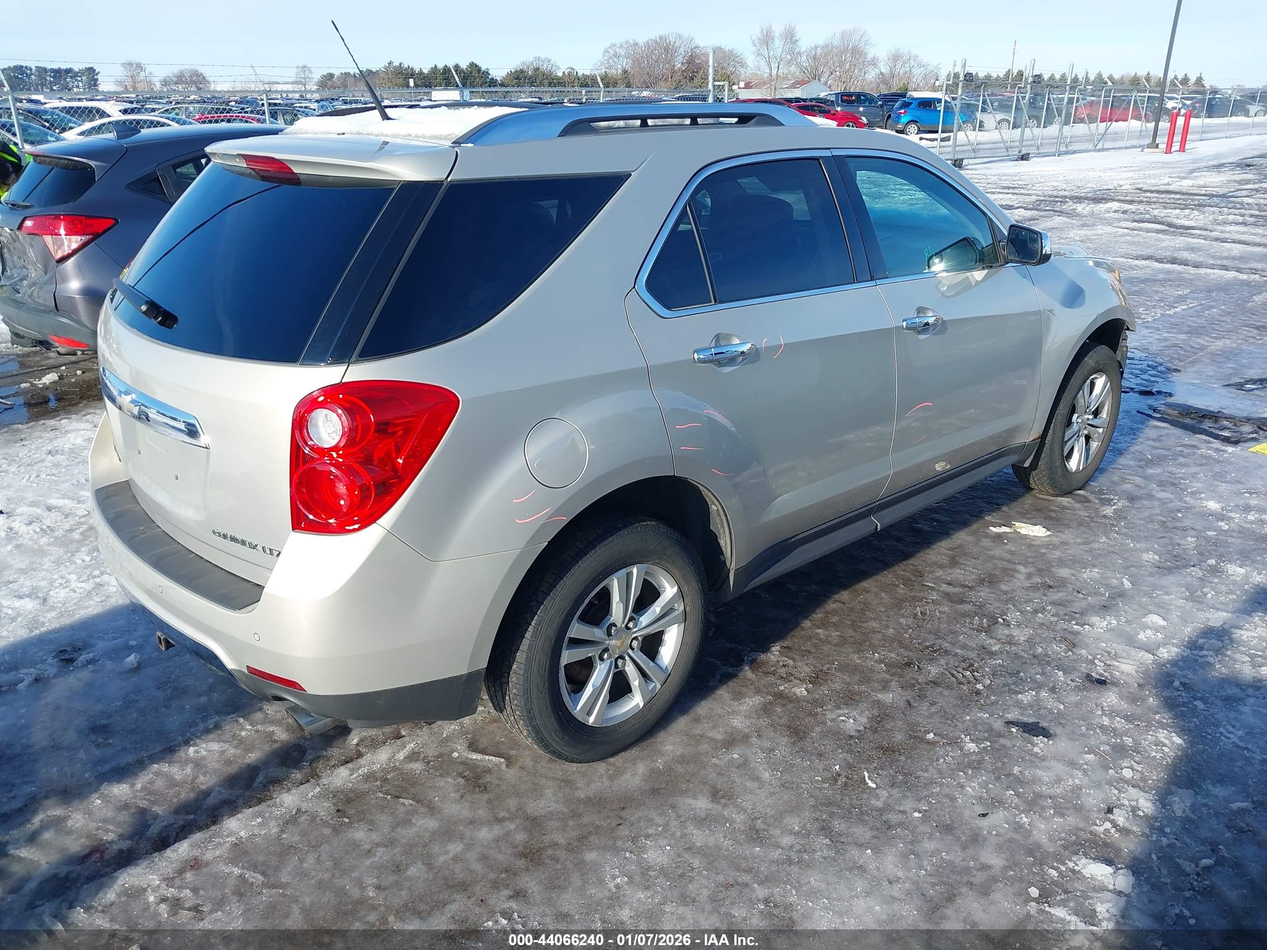 CHEVROLET EQUINOX image 4