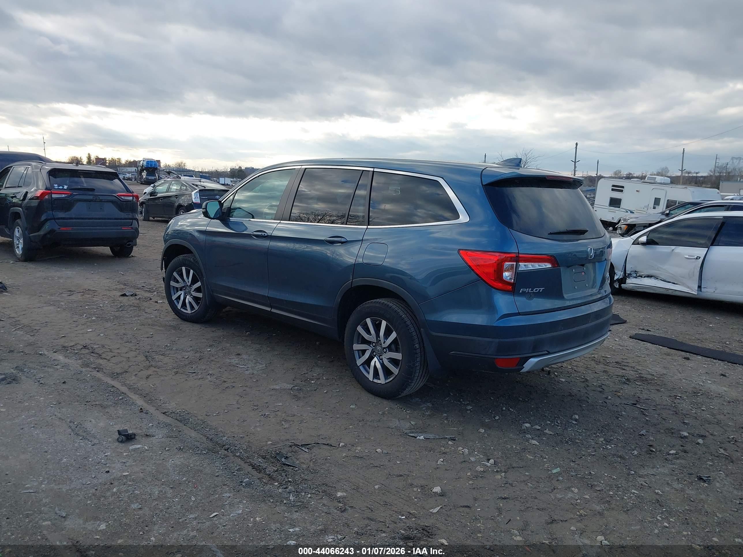 HONDA PILOT image 3