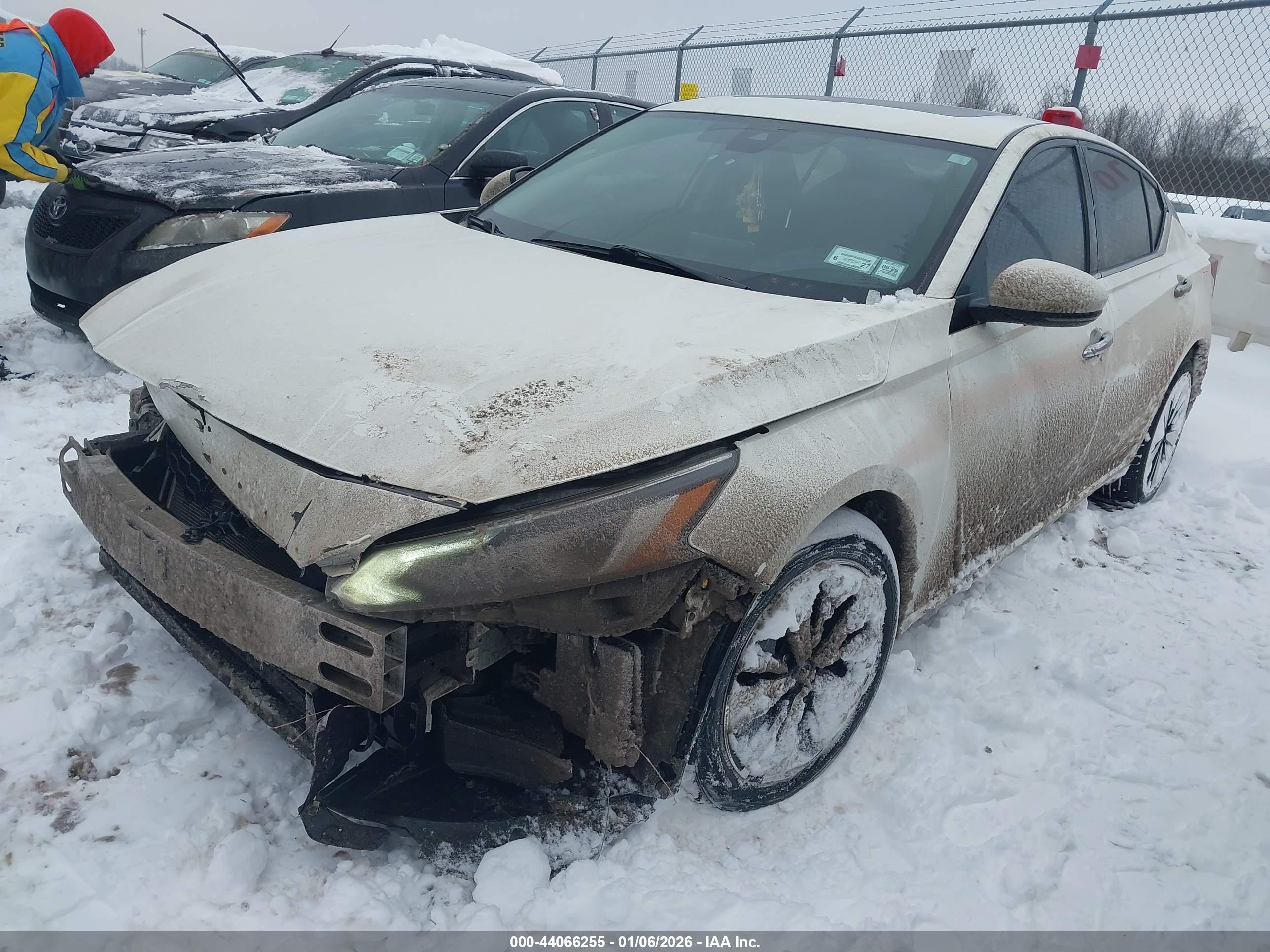 NISSAN ALTIMA image 2